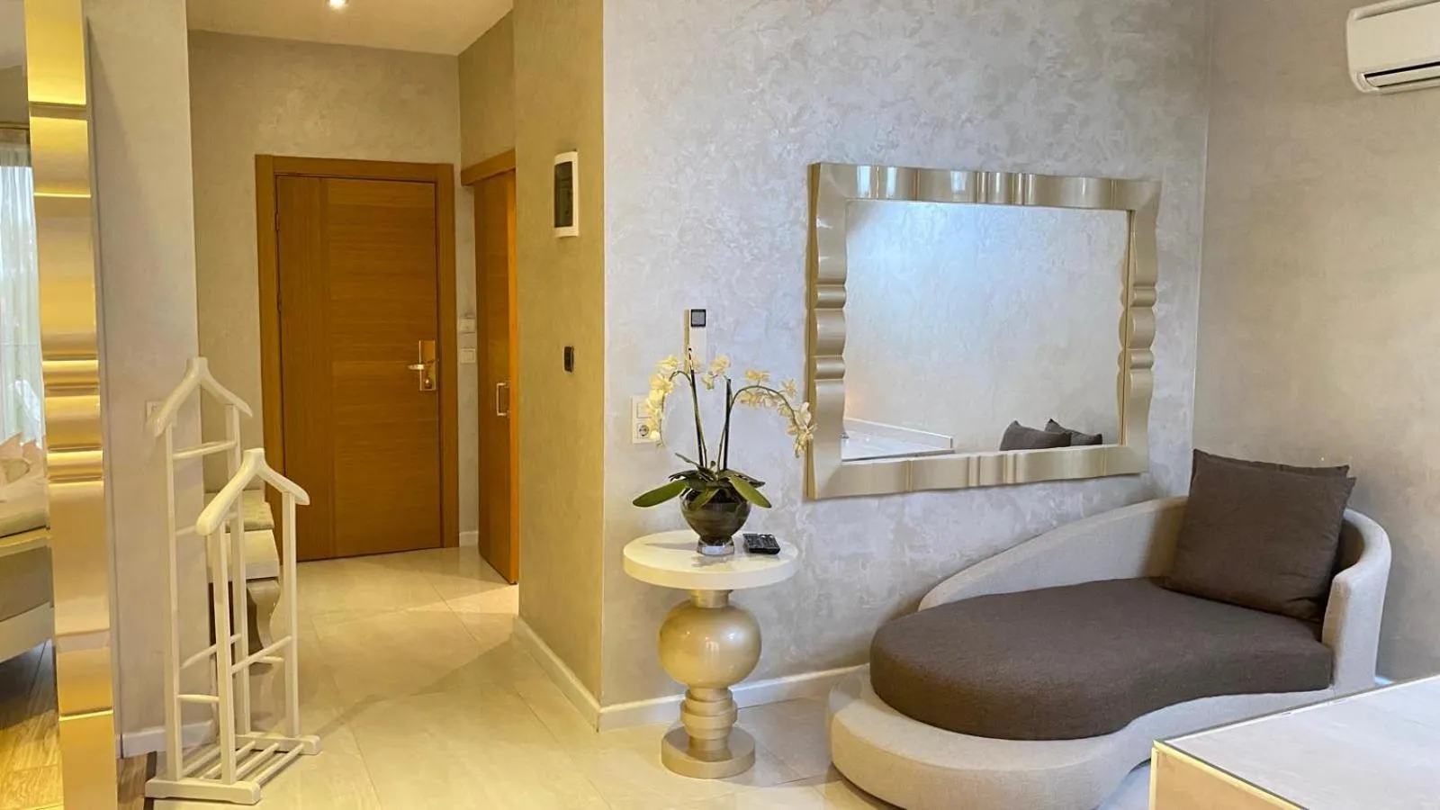 Photo of the whole room in Lale Hotel