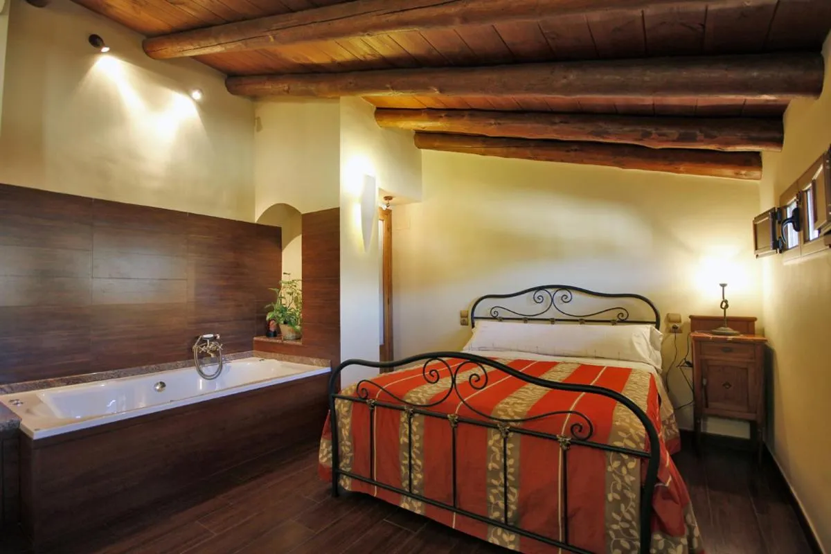Hot Tub, Bed in Apartamentos Santa Agueda