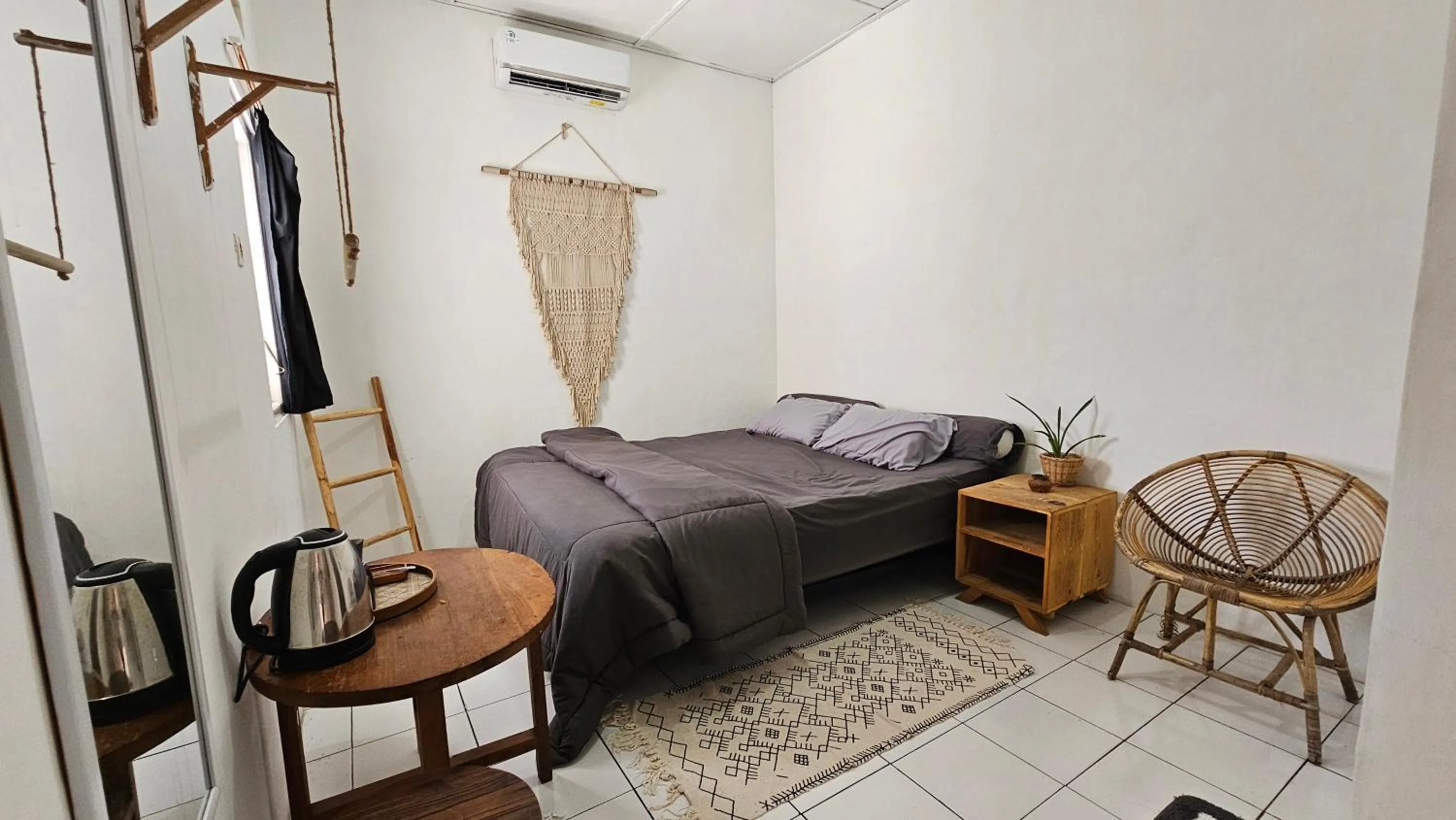 Photo of the whole room, Bed in Oke Baik Hostel