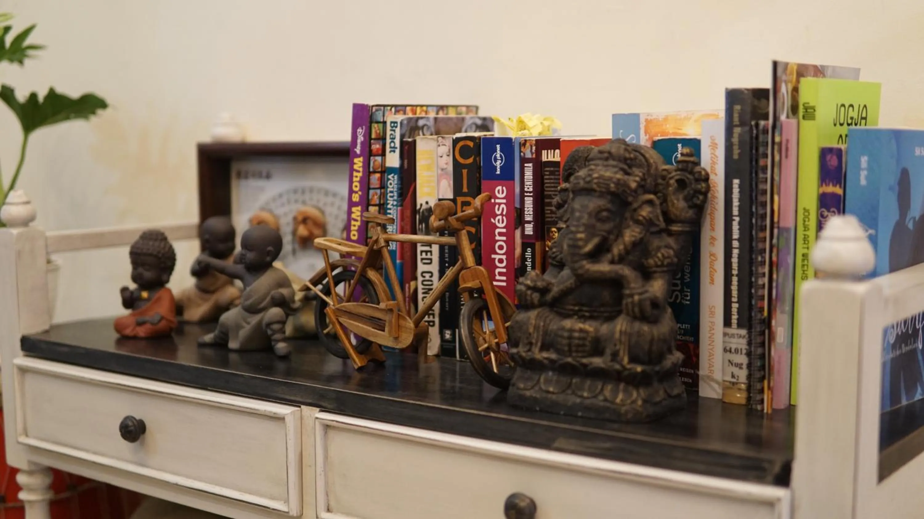 Library in Oke Baik Hostel