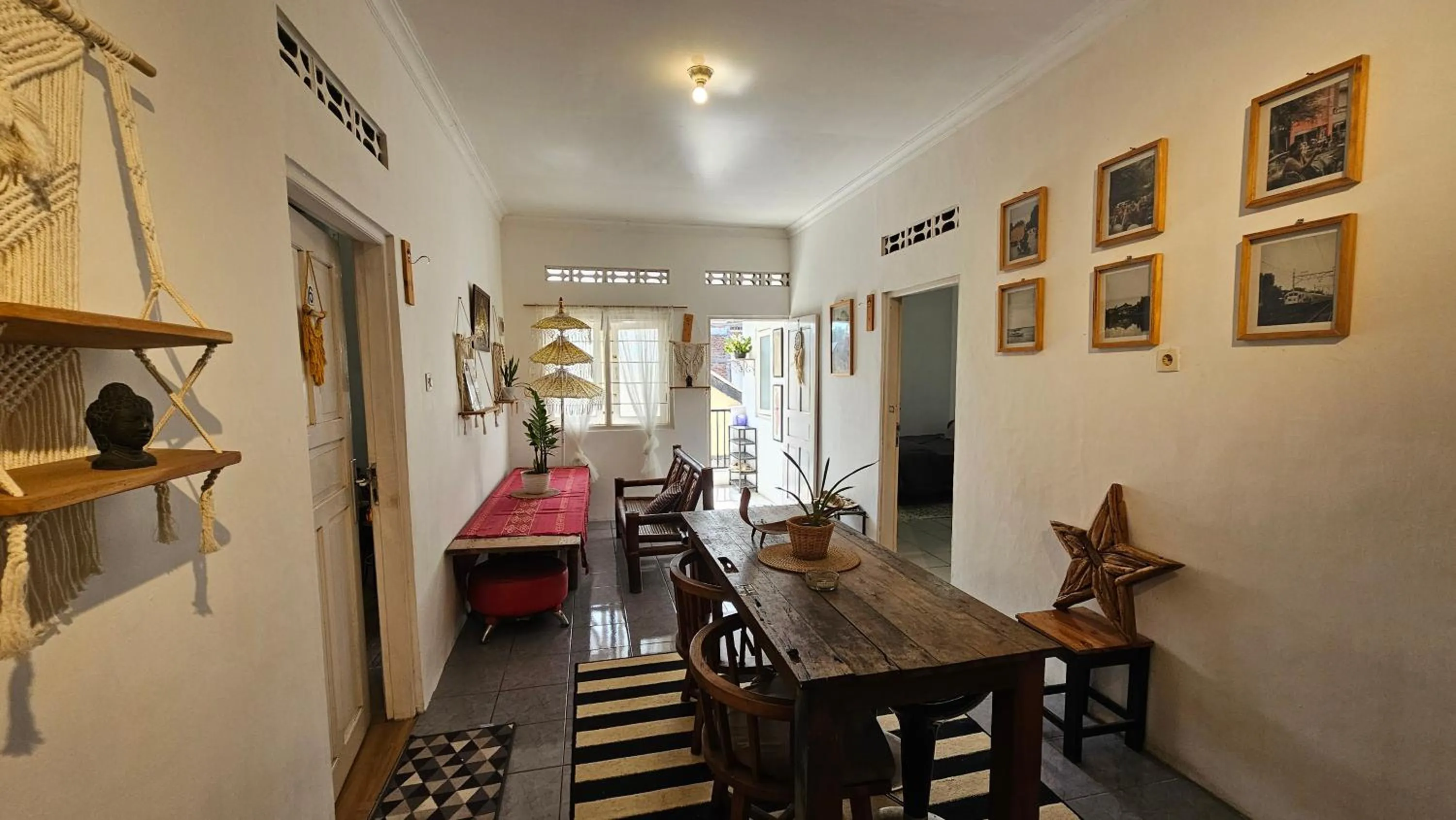 Living room in Oke Baik Hostel