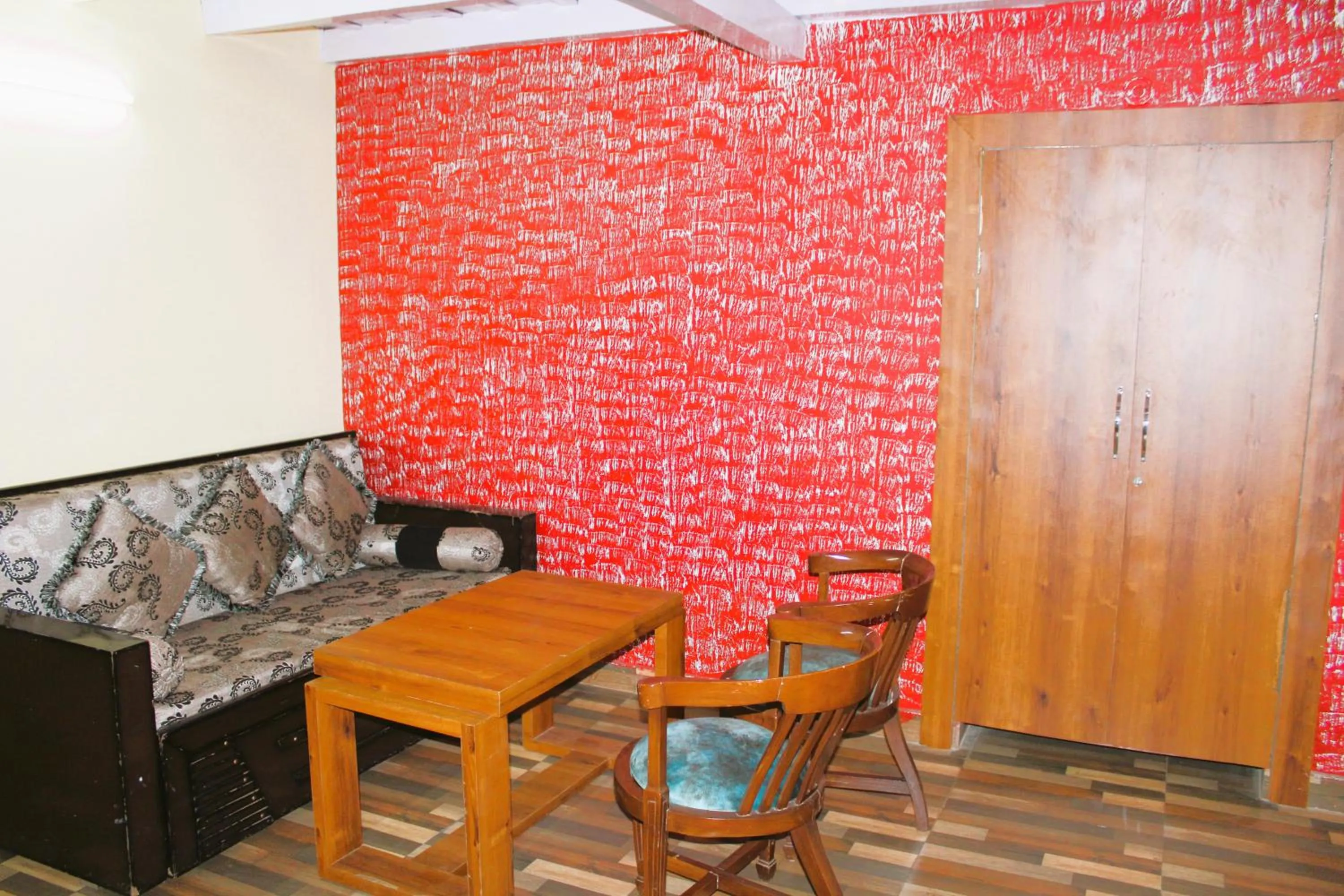 Seating area in Windsor Cottages