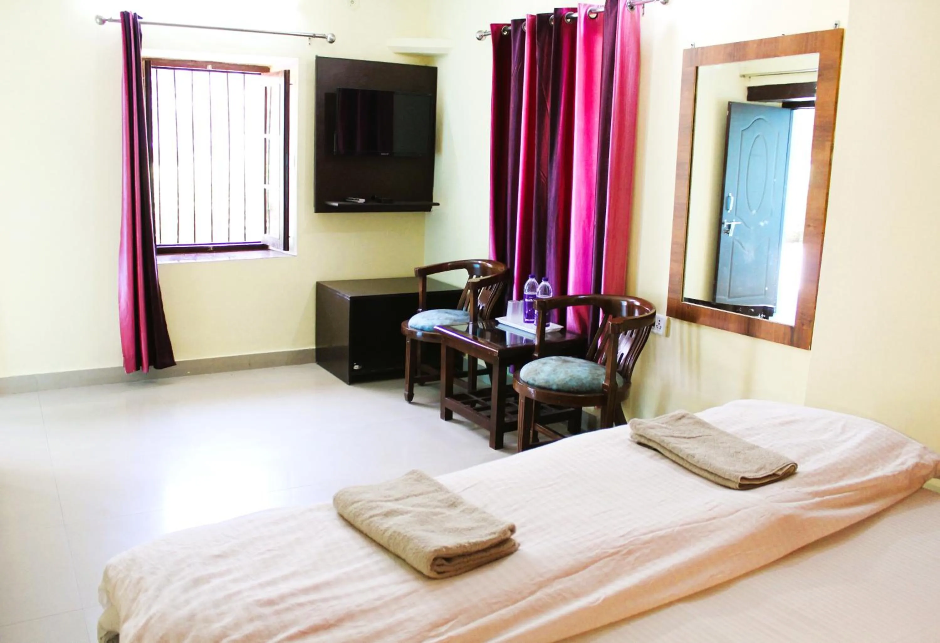 Bed in Windsor Cottages