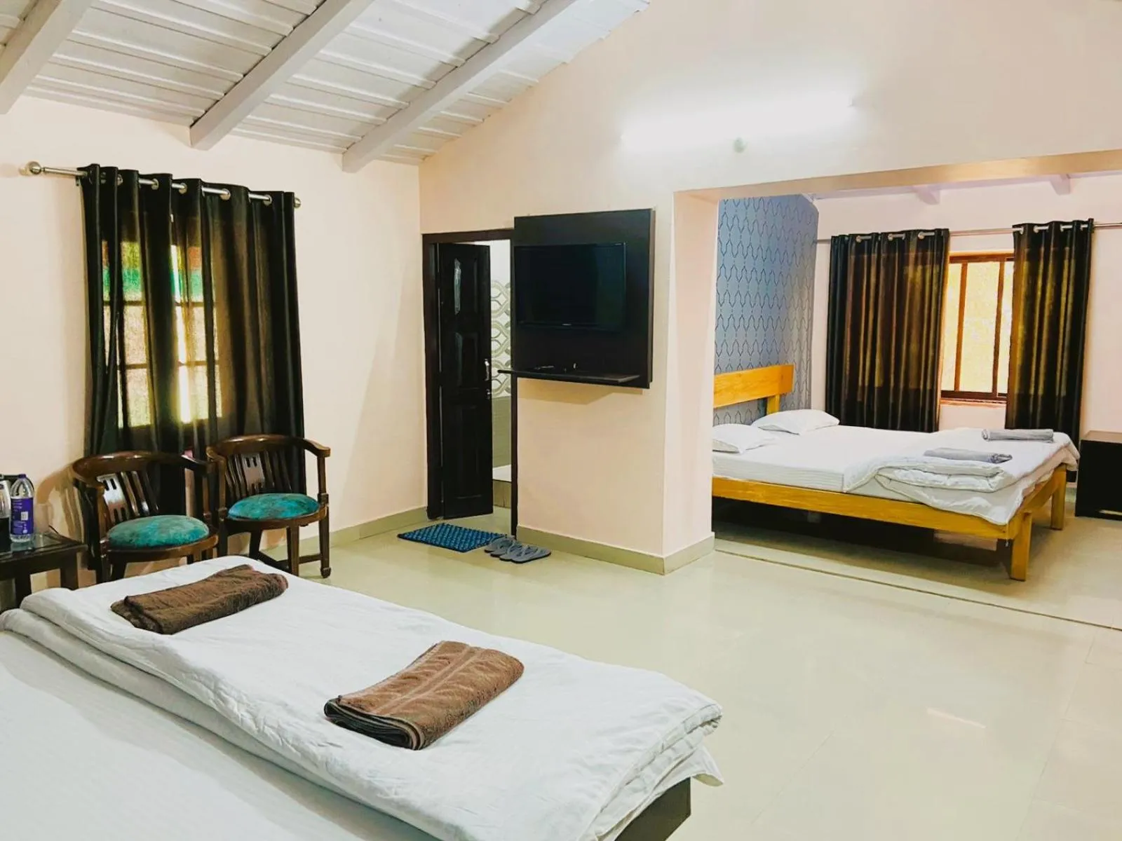 Bed in Windsor Cottages