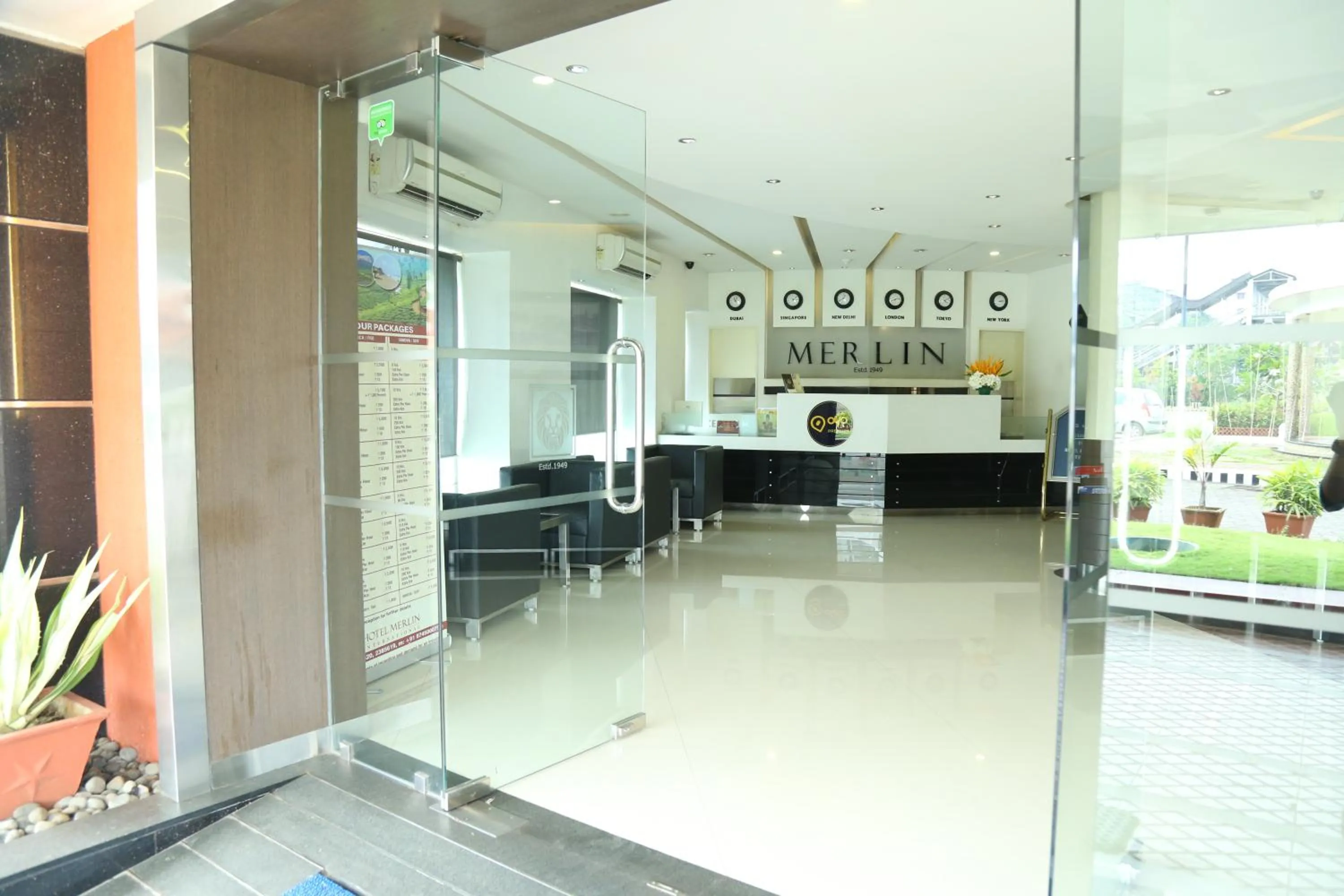 Facade/entrance in Hotel Merlin International