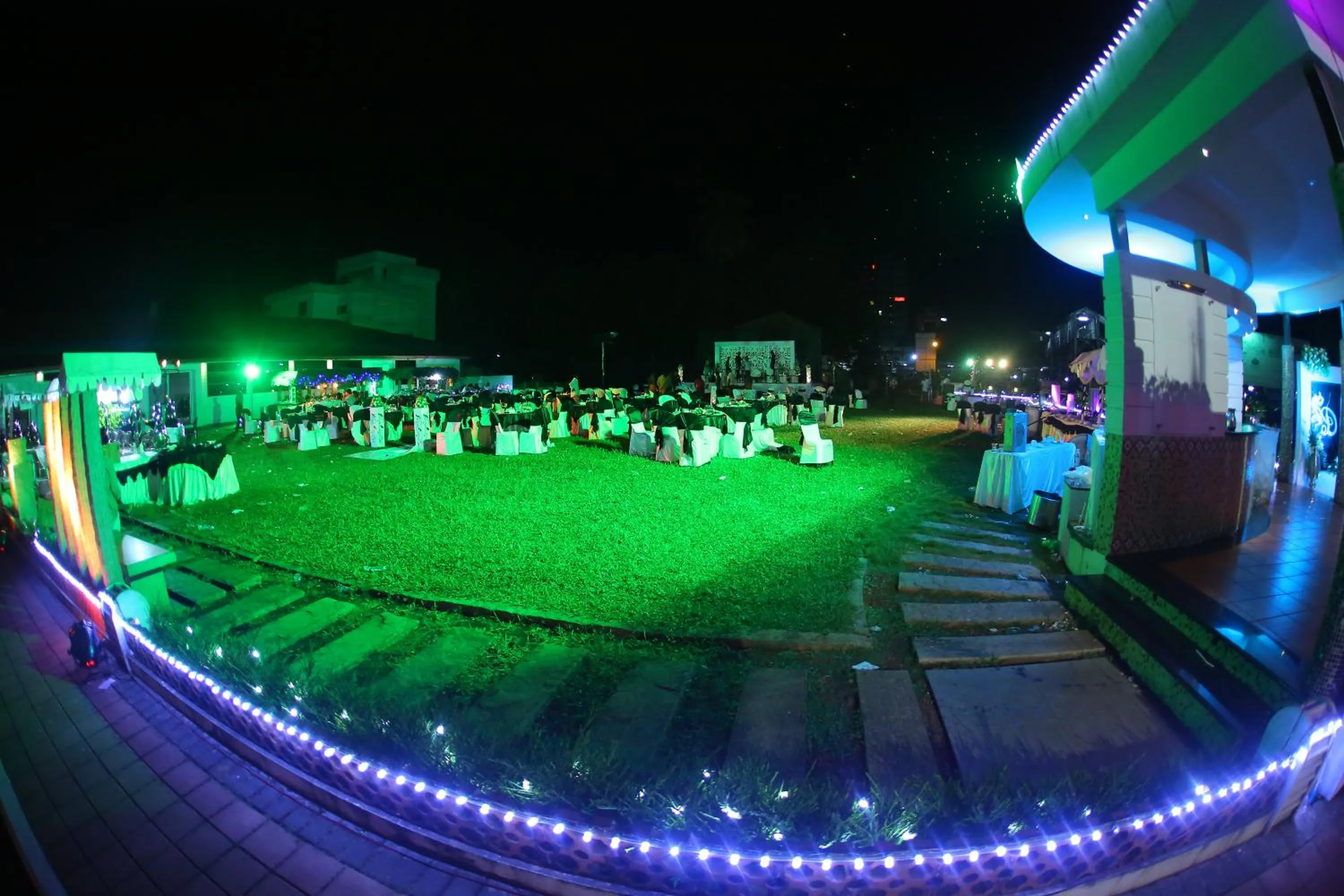 Garden in Hotel Merlin International