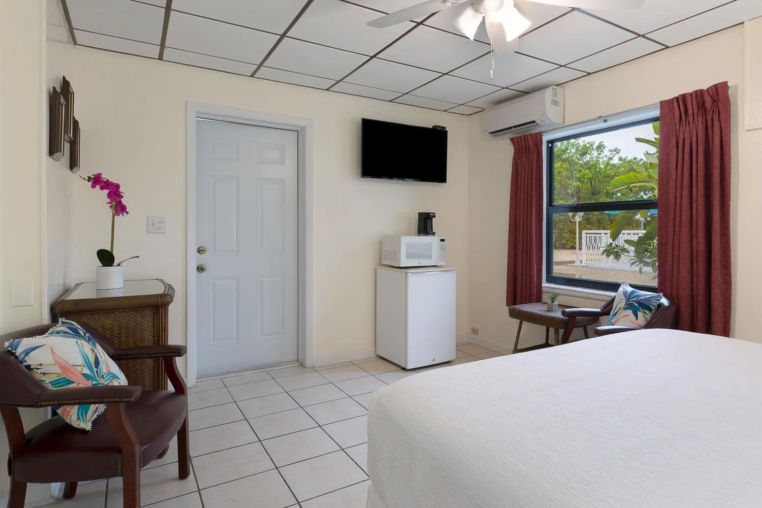 TV and multimedia, Bed in Rock Reef Resort