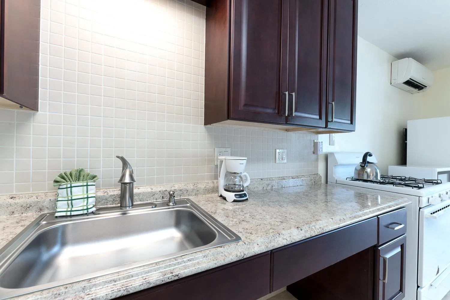 Kitchen or kitchenette in Rock Reef Resort