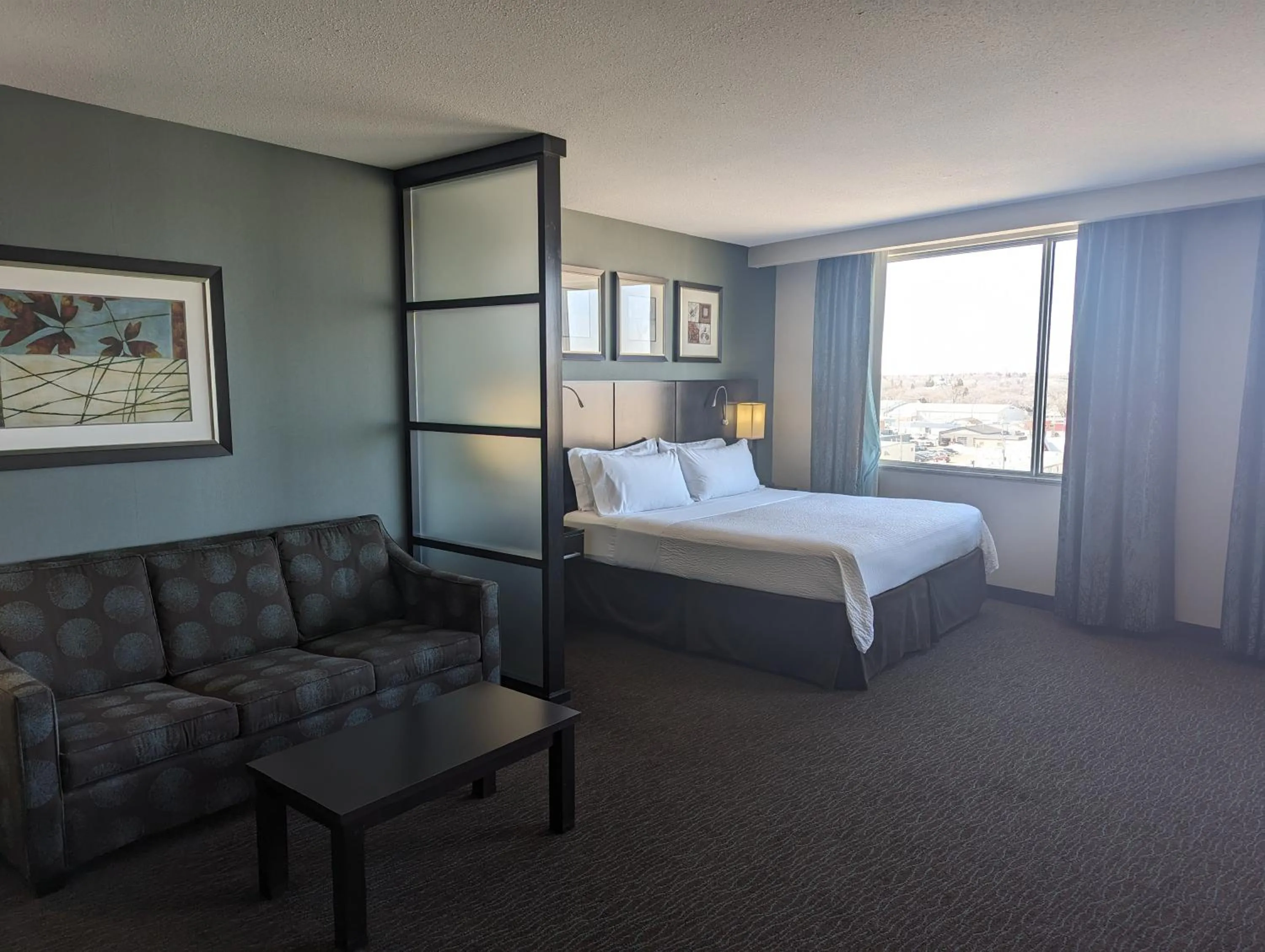 Bedroom, Bed in Holiday Inn Saskatoon Downtown by IHG