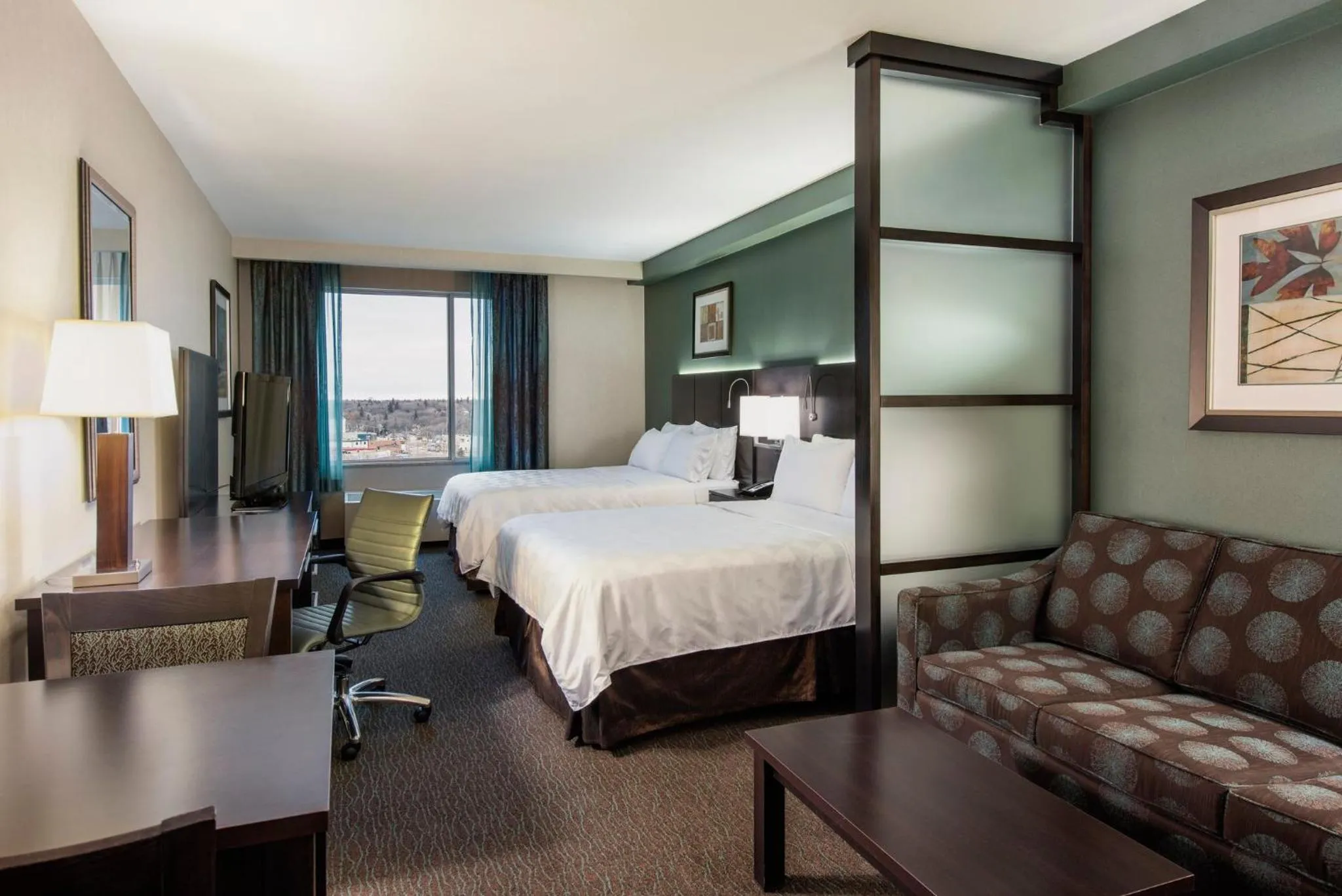 Photo of the whole room, Bed in Holiday Inn Saskatoon Downtown by IHG