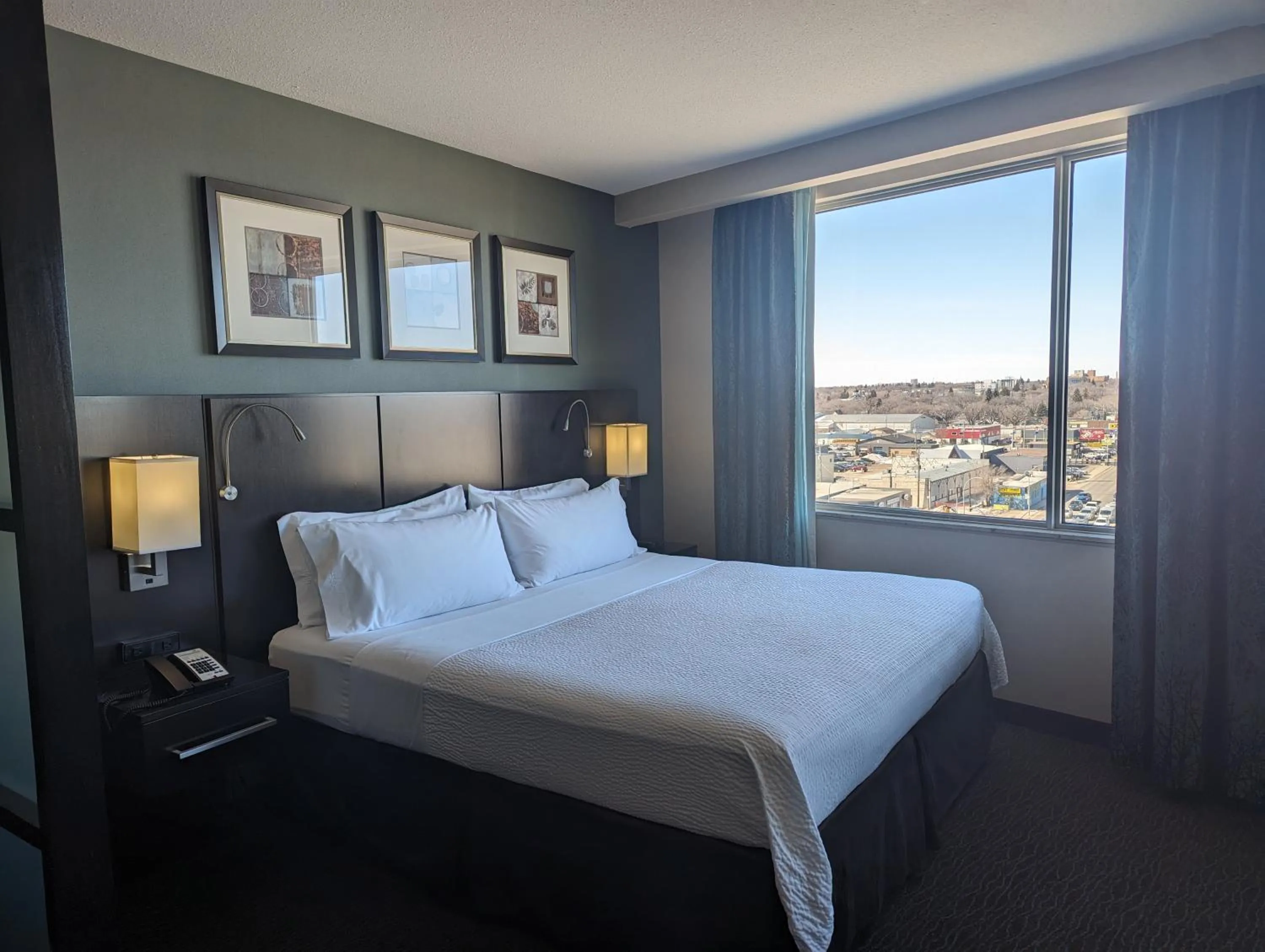 Bedroom, Bed in Holiday Inn Saskatoon Downtown by IHG
