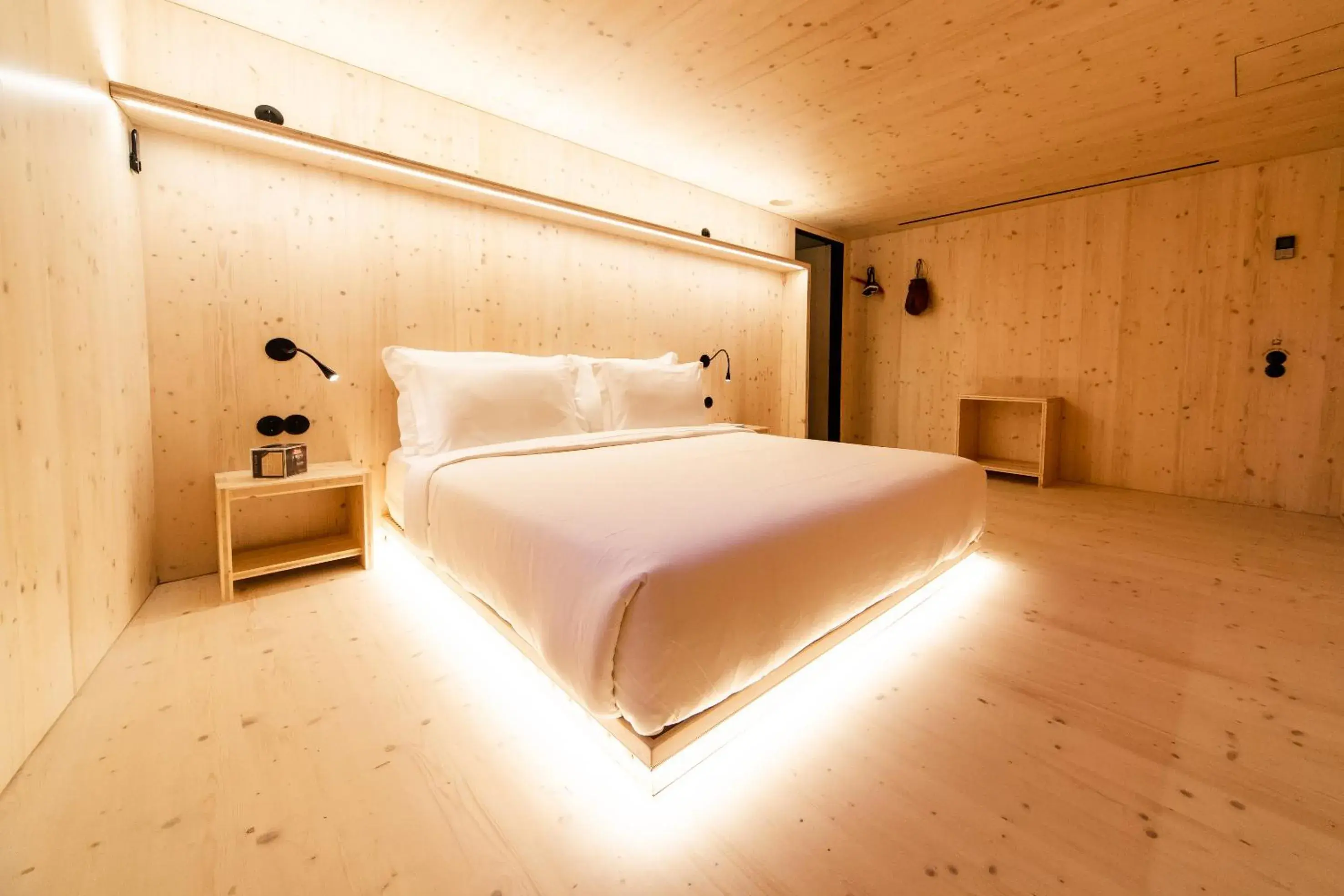 Deluxe Queen Box in Zero Box Lodge Porto Deluxe Queen Box in Zero Box Lodge Porto