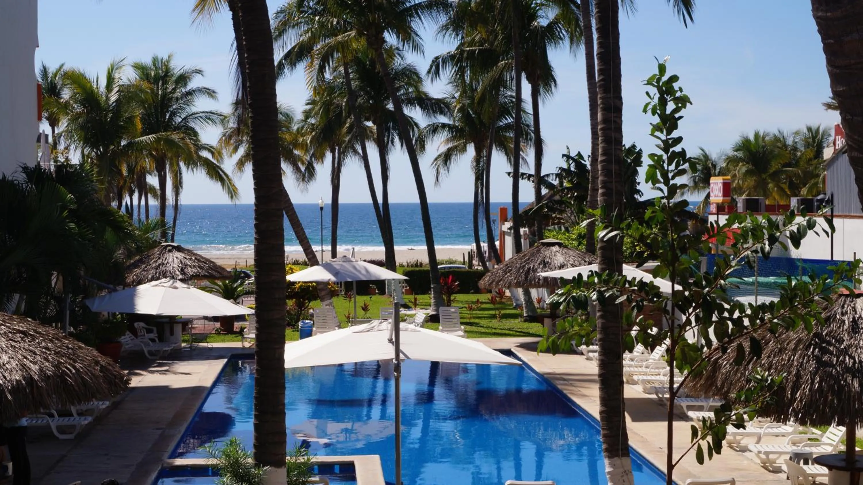 Swimming pool in Surf Olas Altas