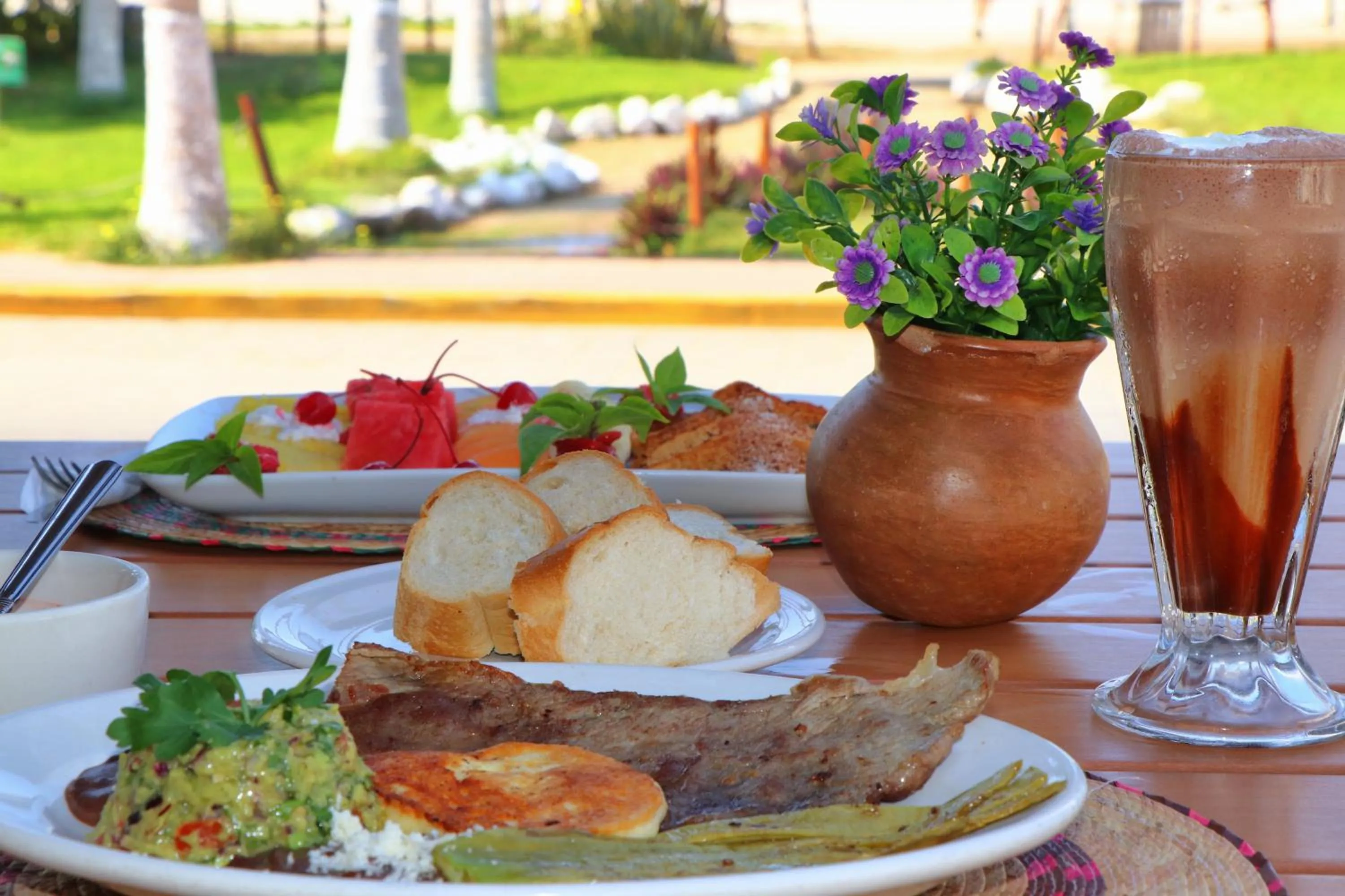 Breakfast in Surf Olas Altas