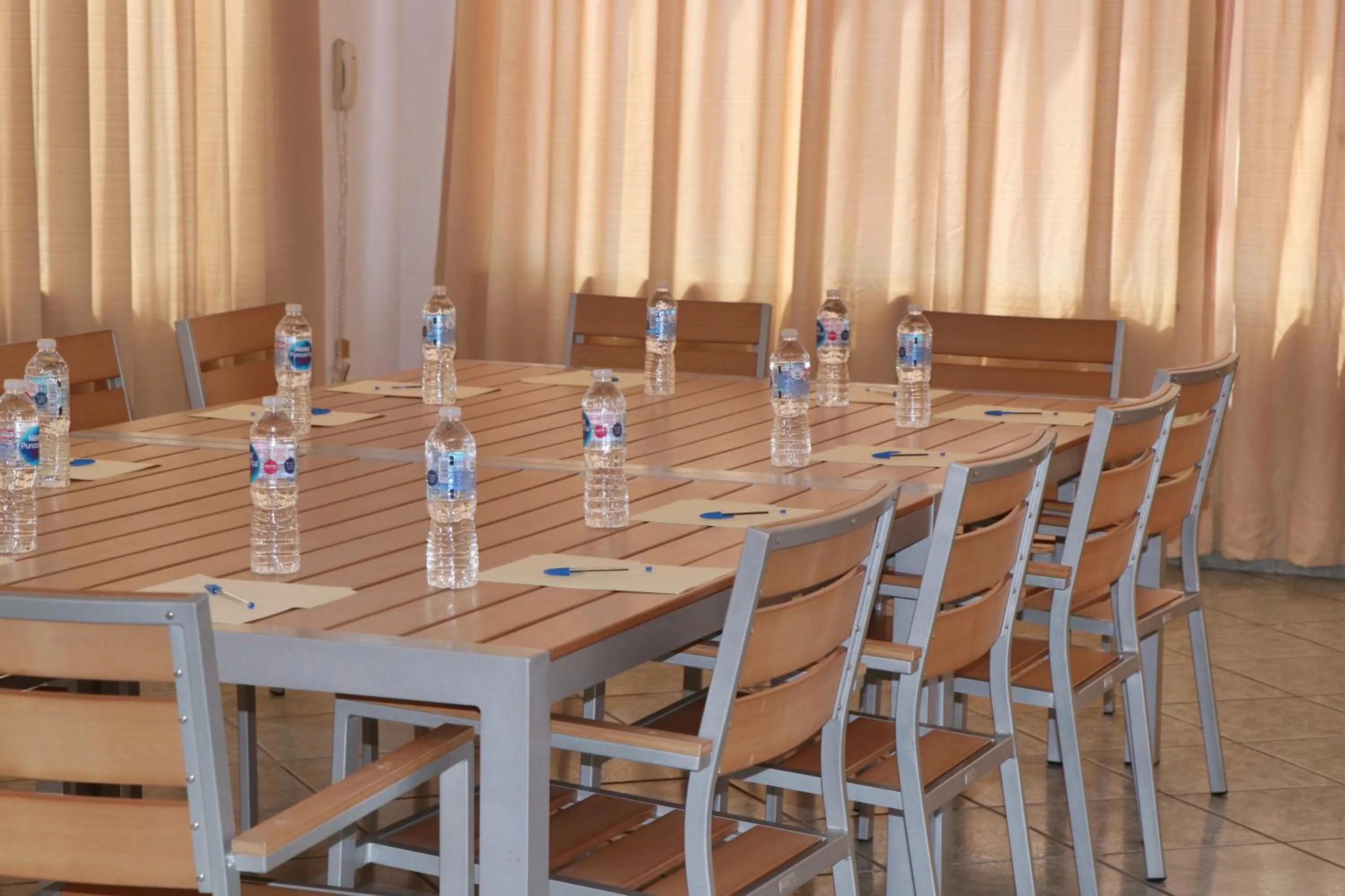 Business facilities in Surf Olas Altas