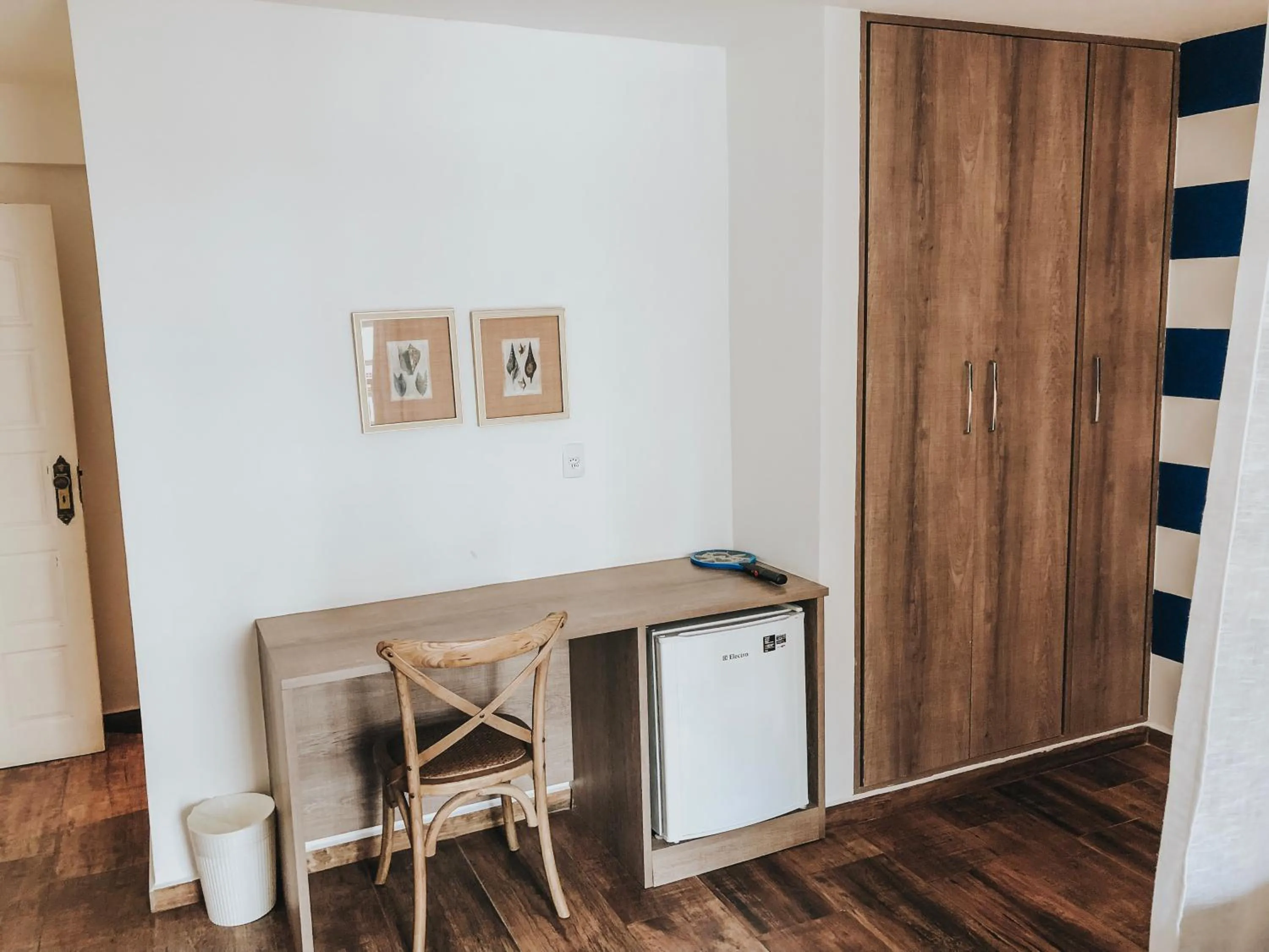 wardrobe in Pousada da Prainha