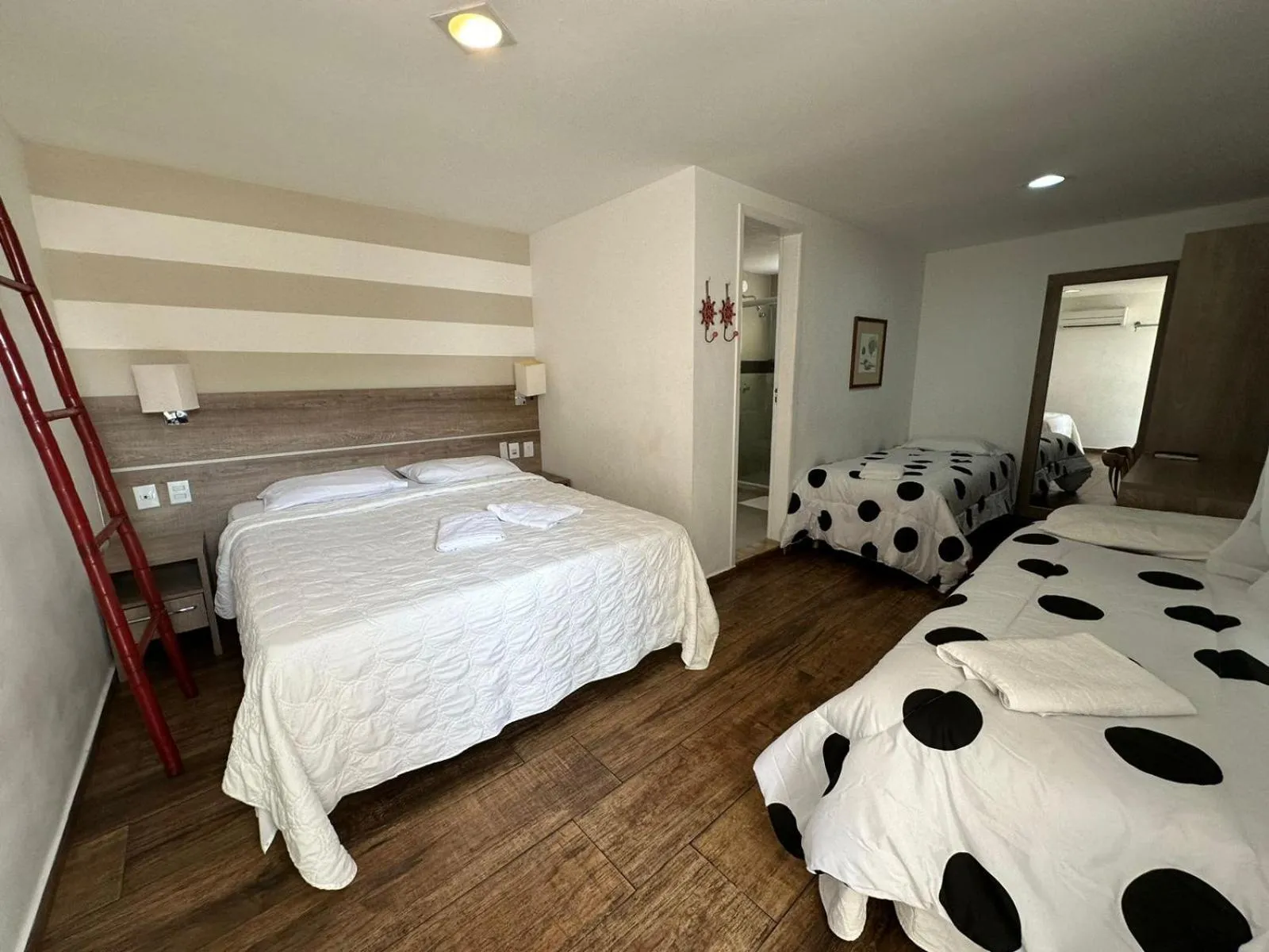 Photo of the whole room, Bed in Pousada da Prainha