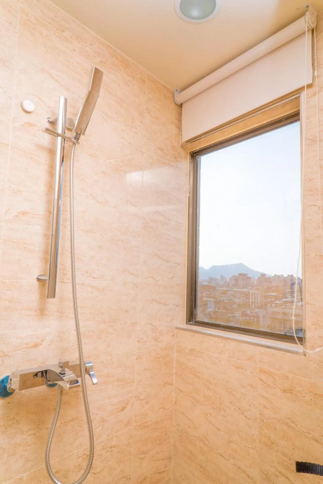 Bathroom in Greeninn Hotel