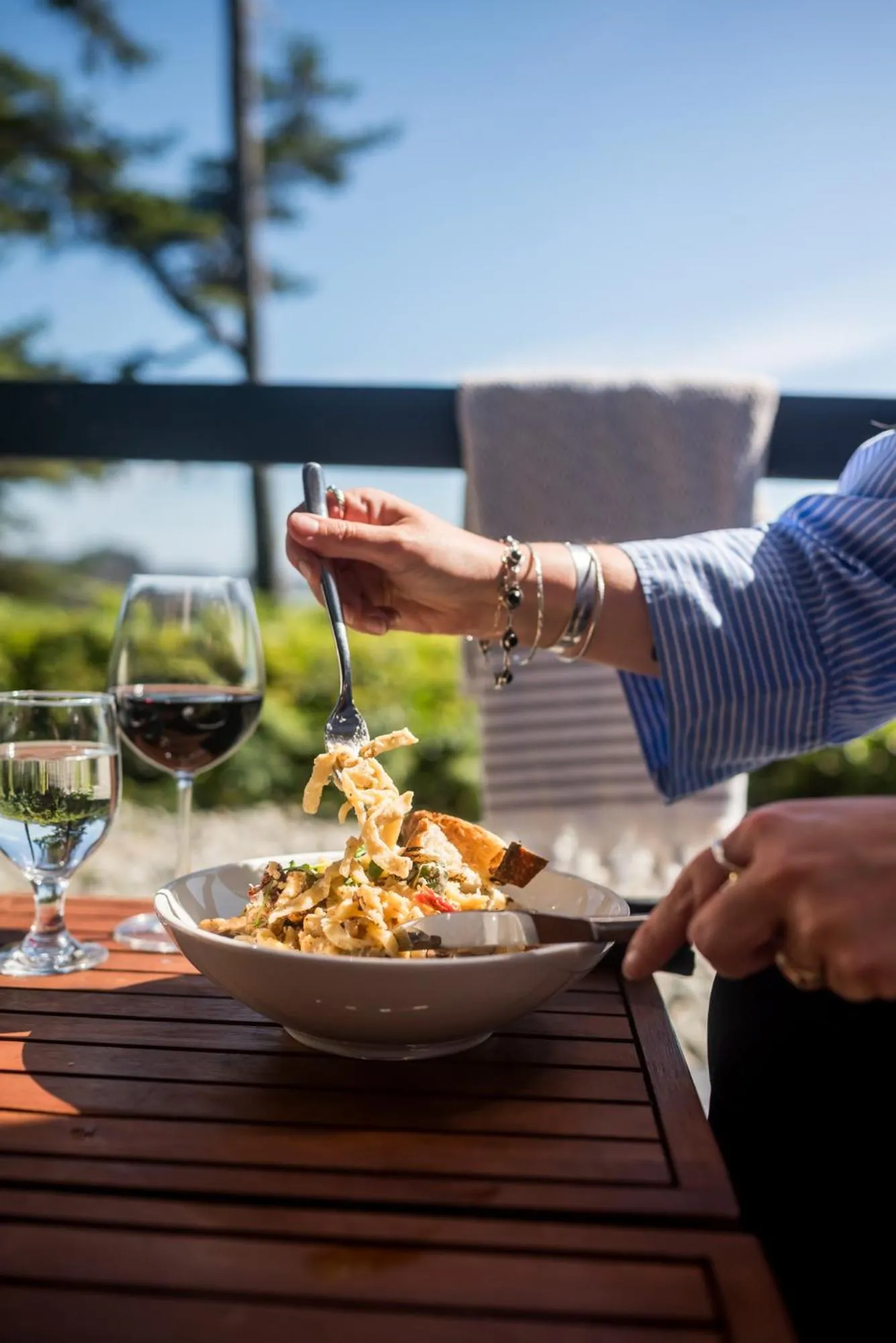 Restaurant/places to eat in Black Rock Oceanfront Resort