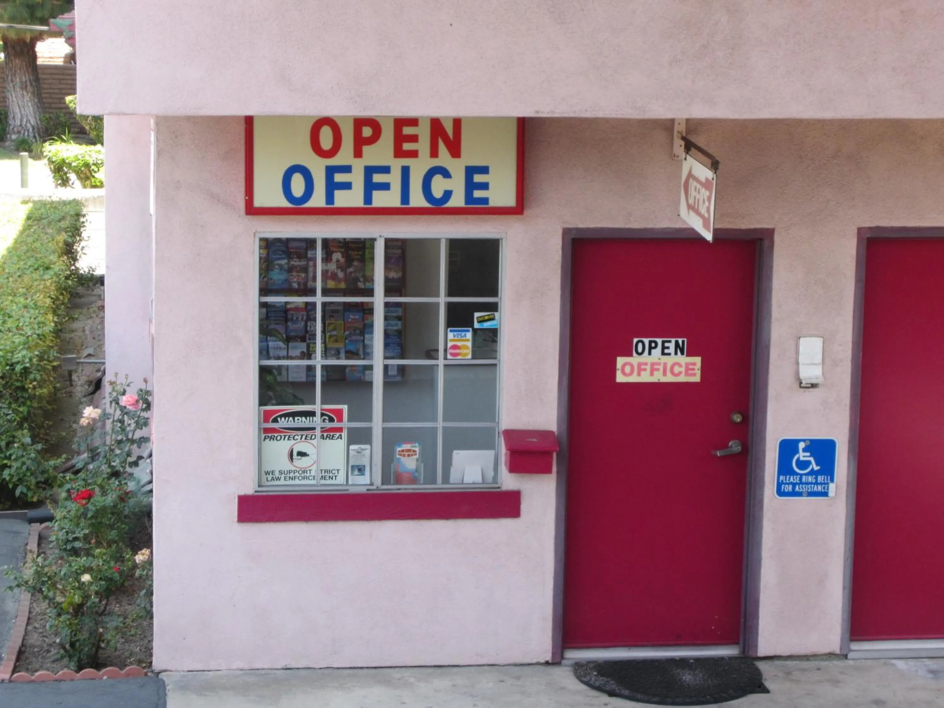 Facade/entrance in Welcome Inn & Suites Anaheim