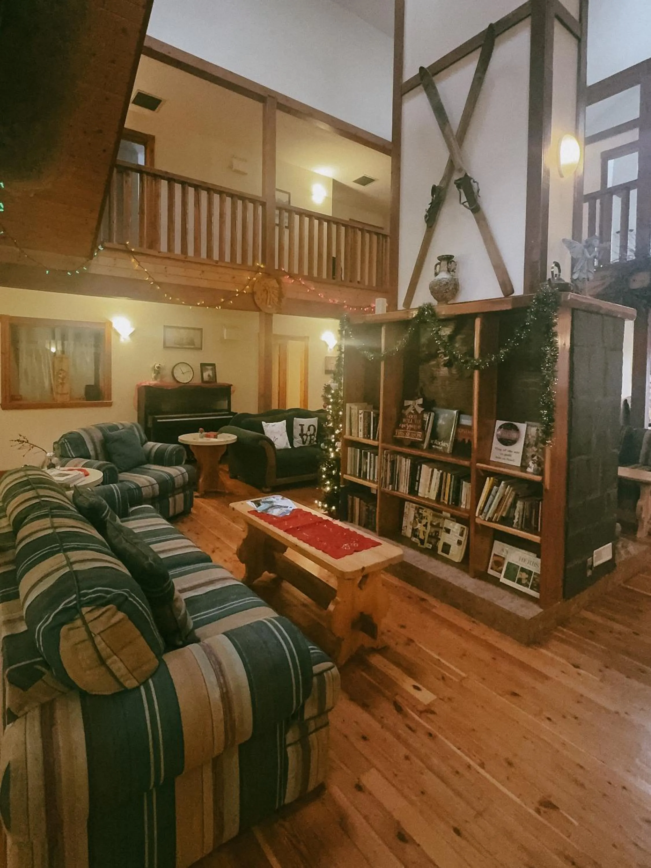 Living room in Alpine Meadows Lodge