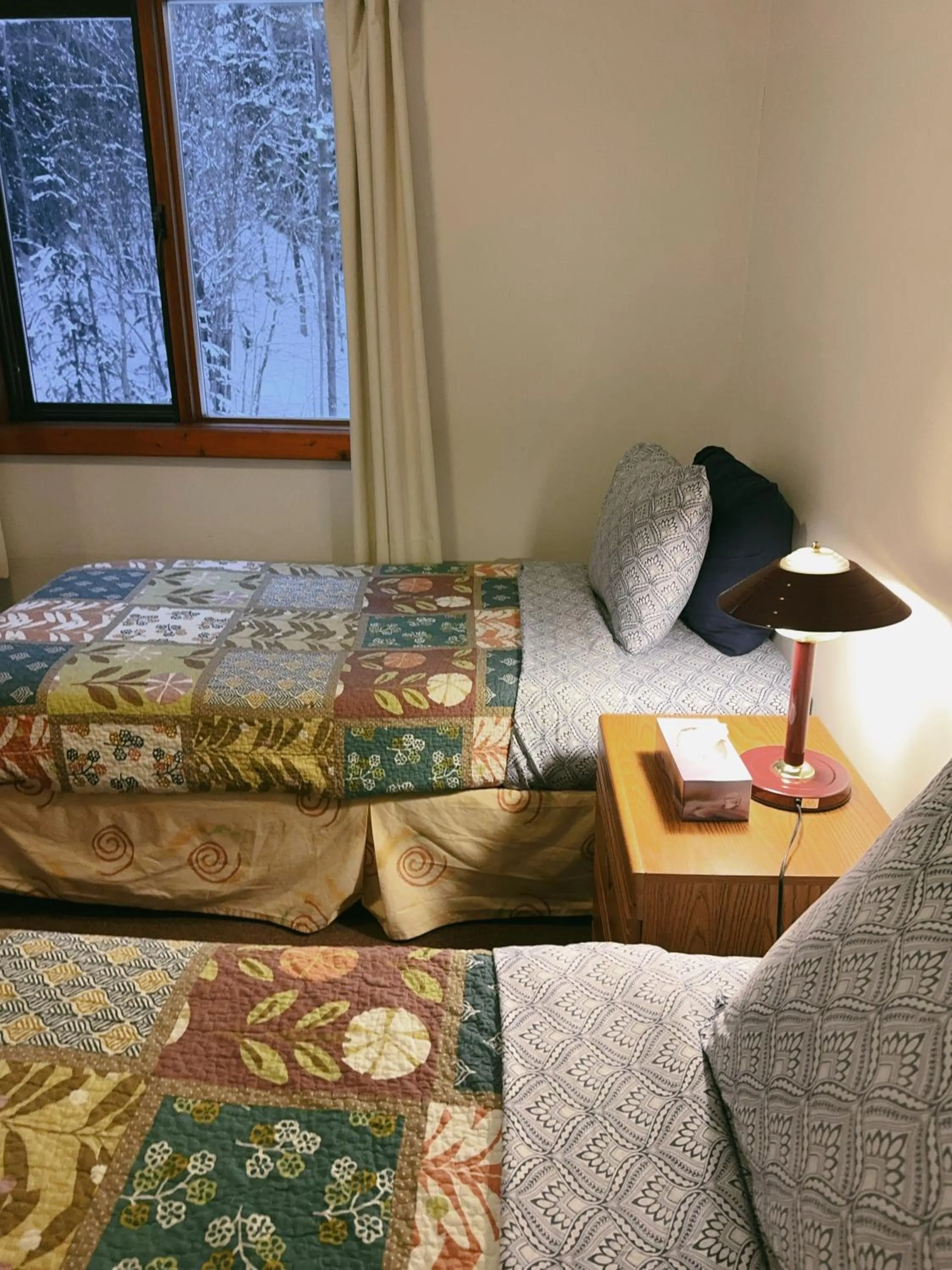 Bed in Alpine Meadows Lodge