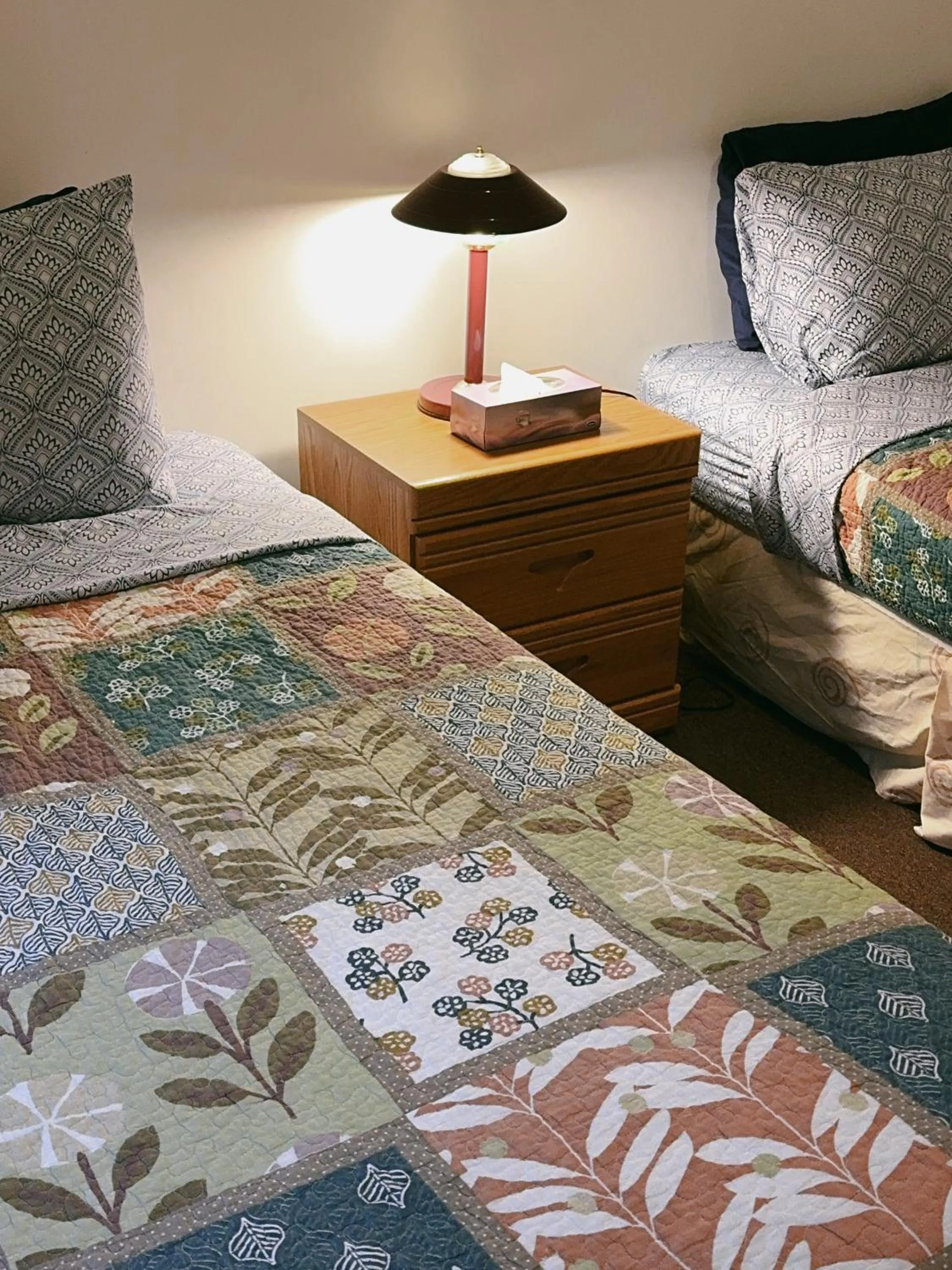 Bed in Alpine Meadows Lodge