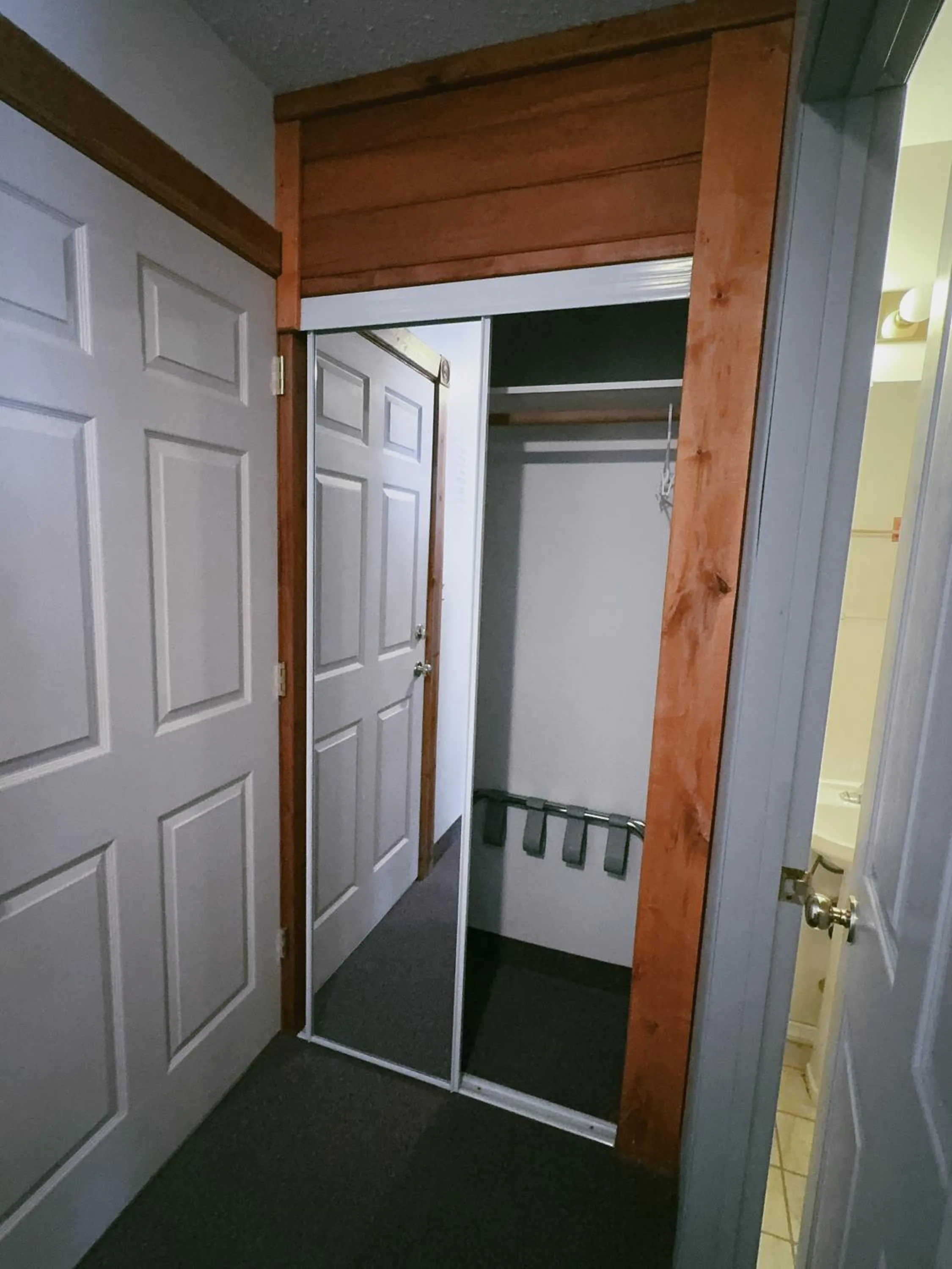 wardrobe in Alpine Meadows Lodge