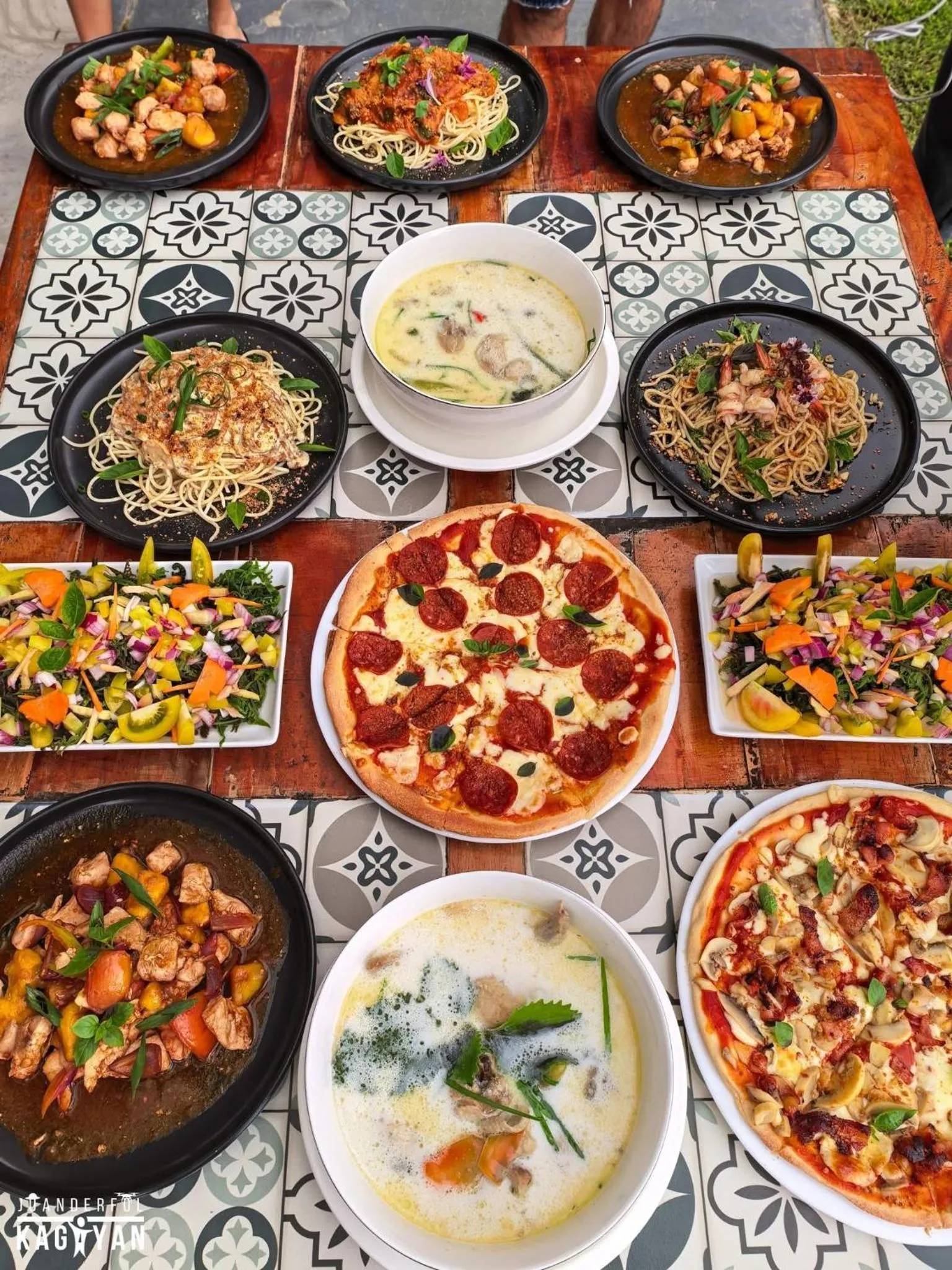 Restaurant/places to eat in Bintana sa Paraiso Binunsaran