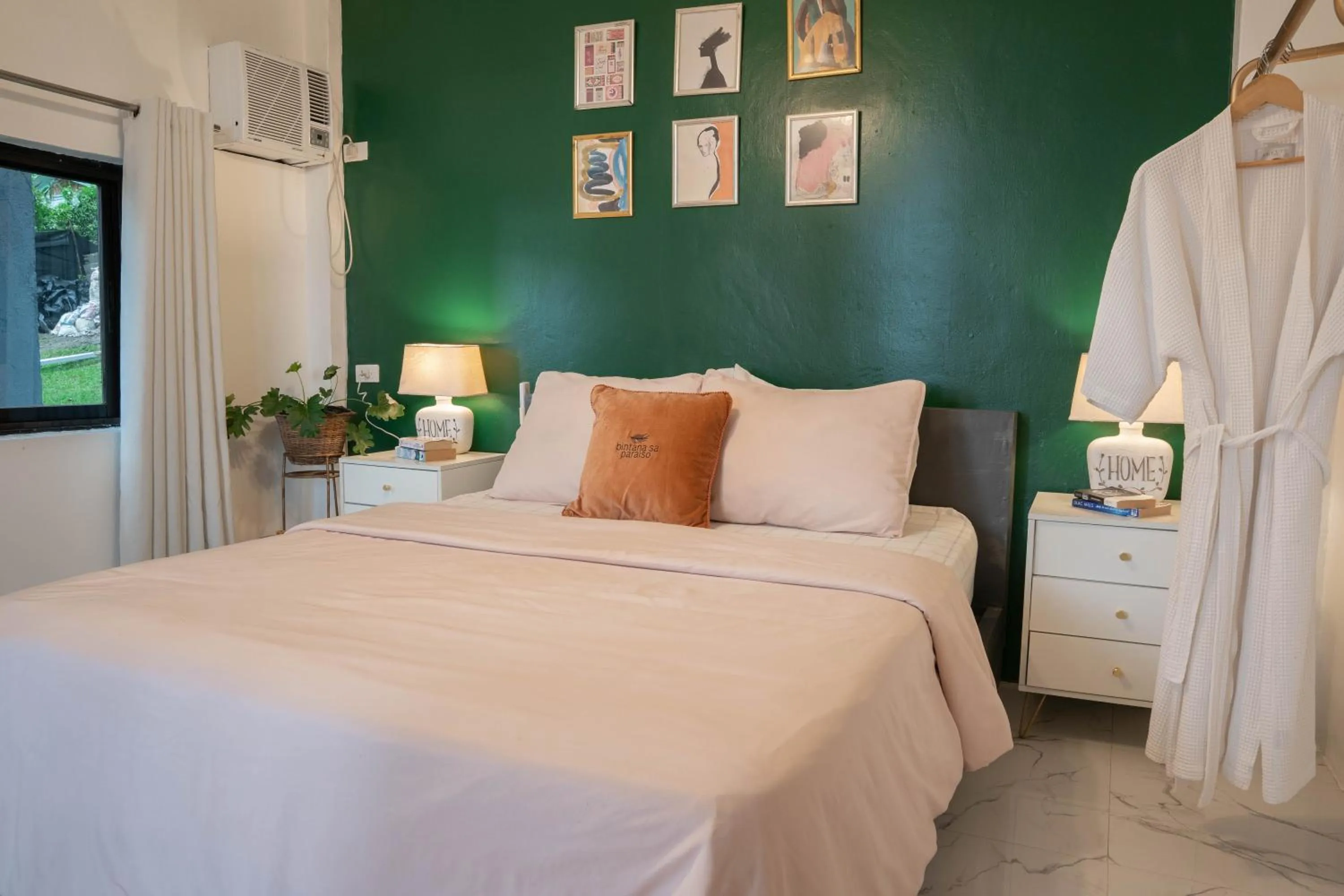 Bed in Bintana sa Paraiso Binunsaran