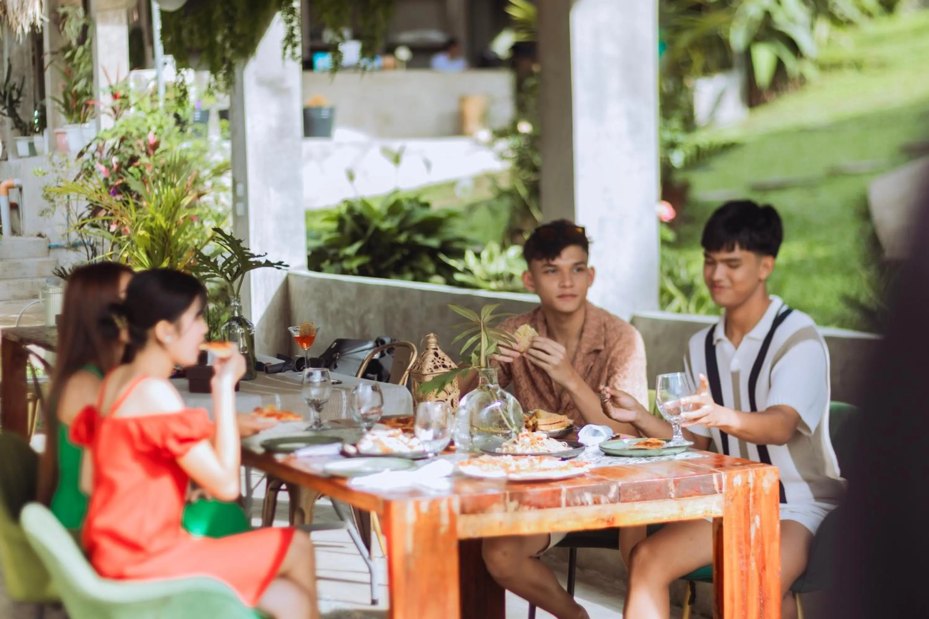 Restaurant/places to eat in Bintana sa Paraiso Binunsaran