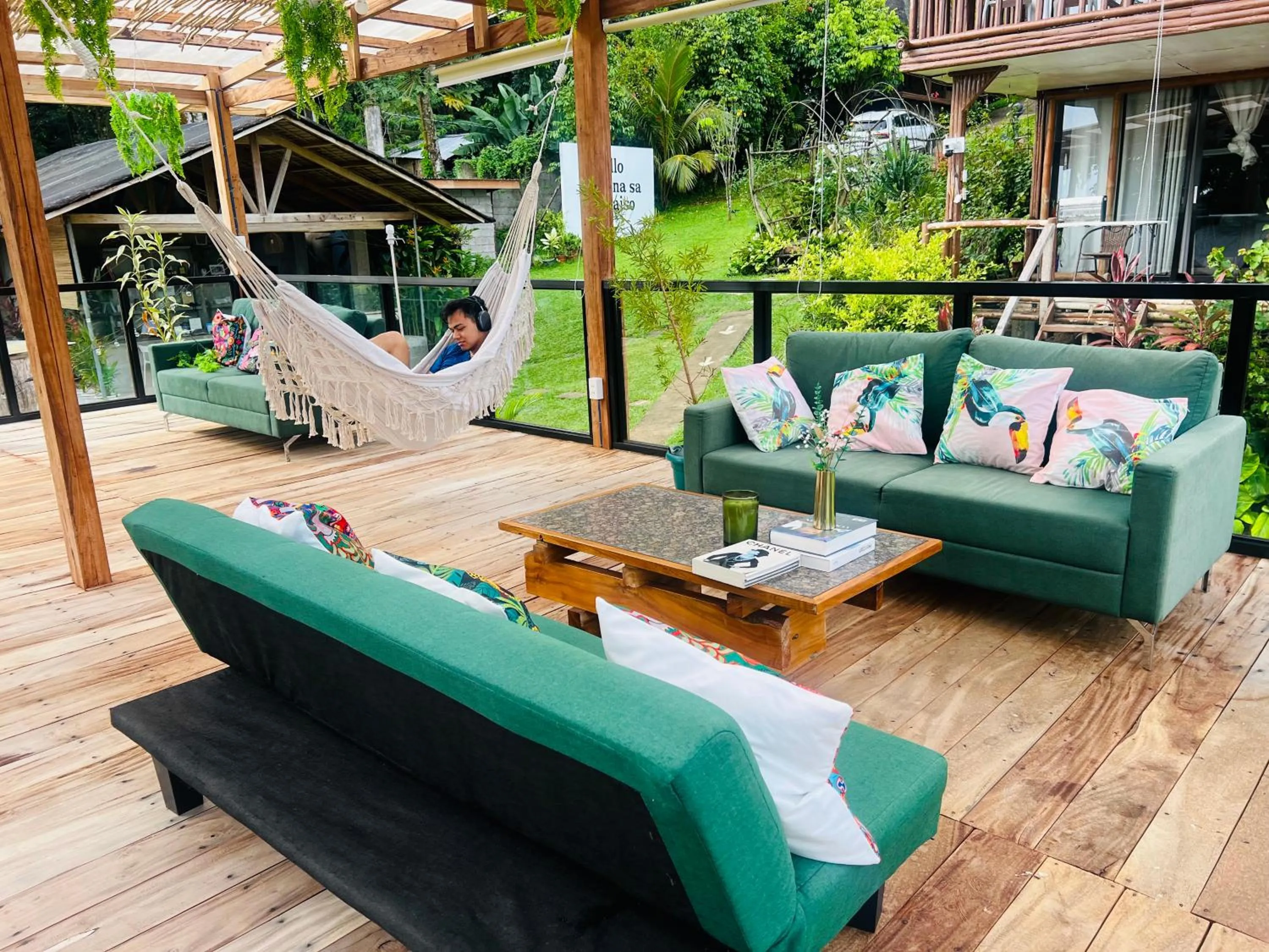 Seating area in Bintana sa Paraiso Binunsaran