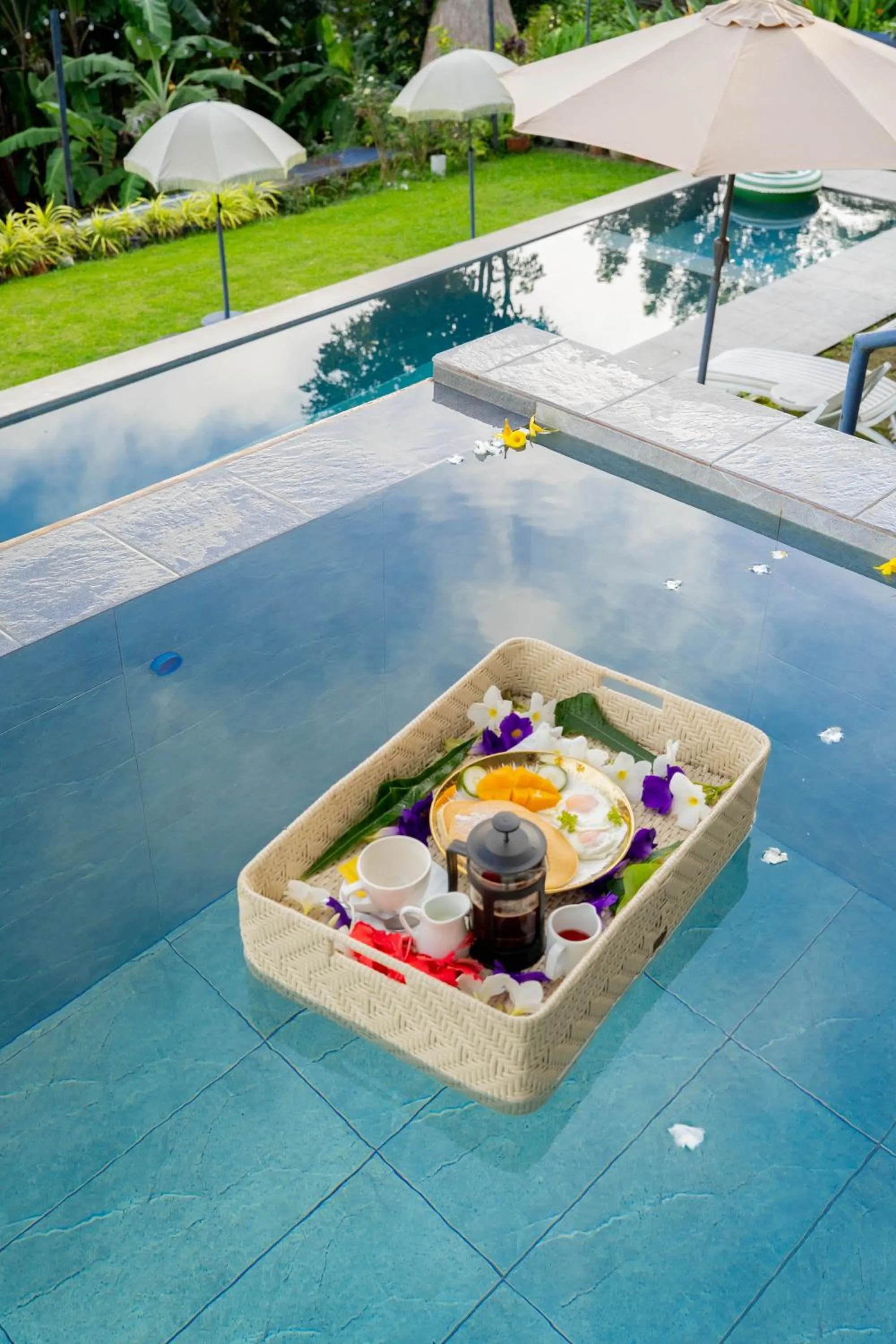 Swimming pool in Bintana sa Paraiso Binunsaran
