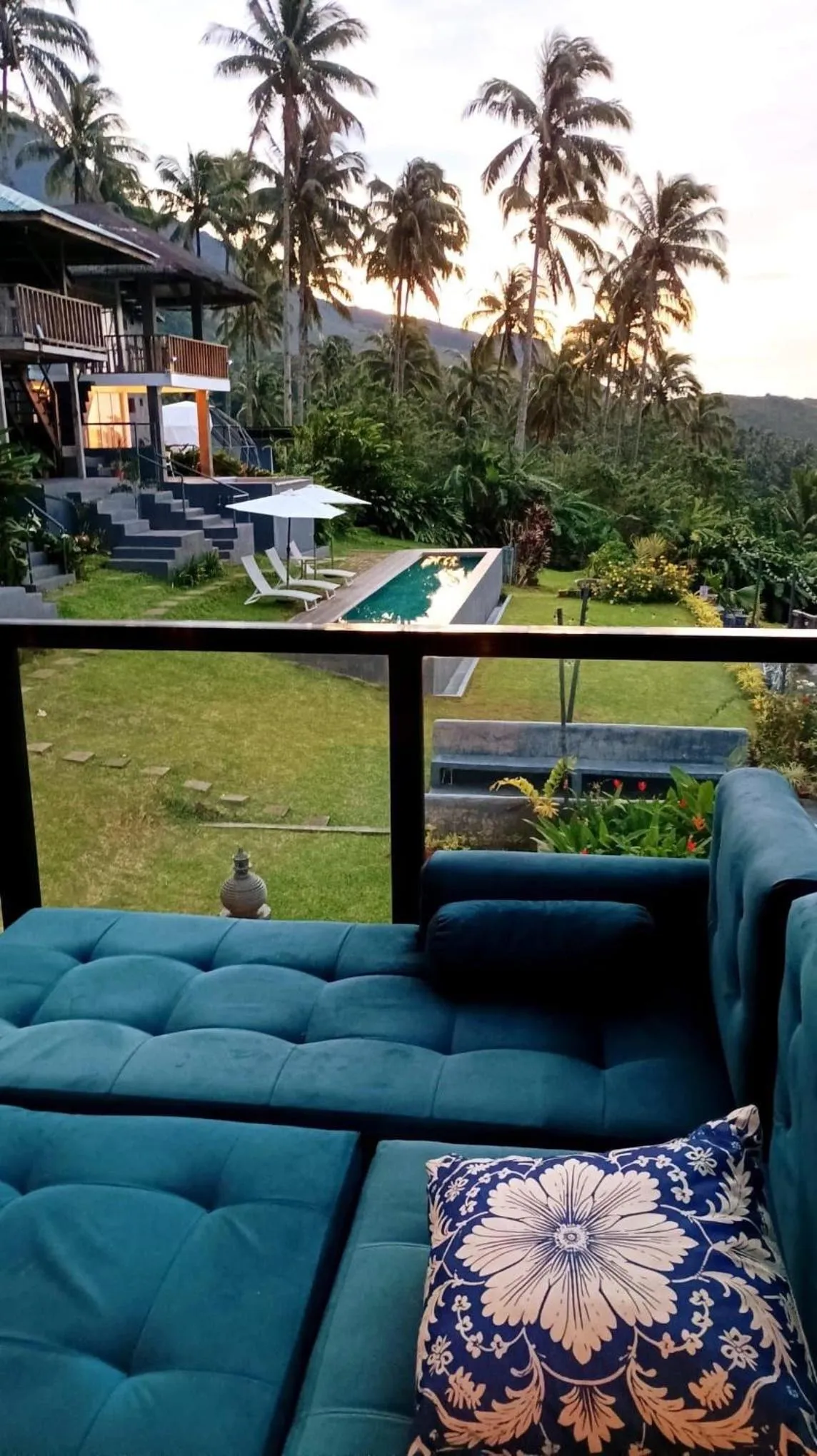 Patio in Bintana sa Paraiso Binunsaran