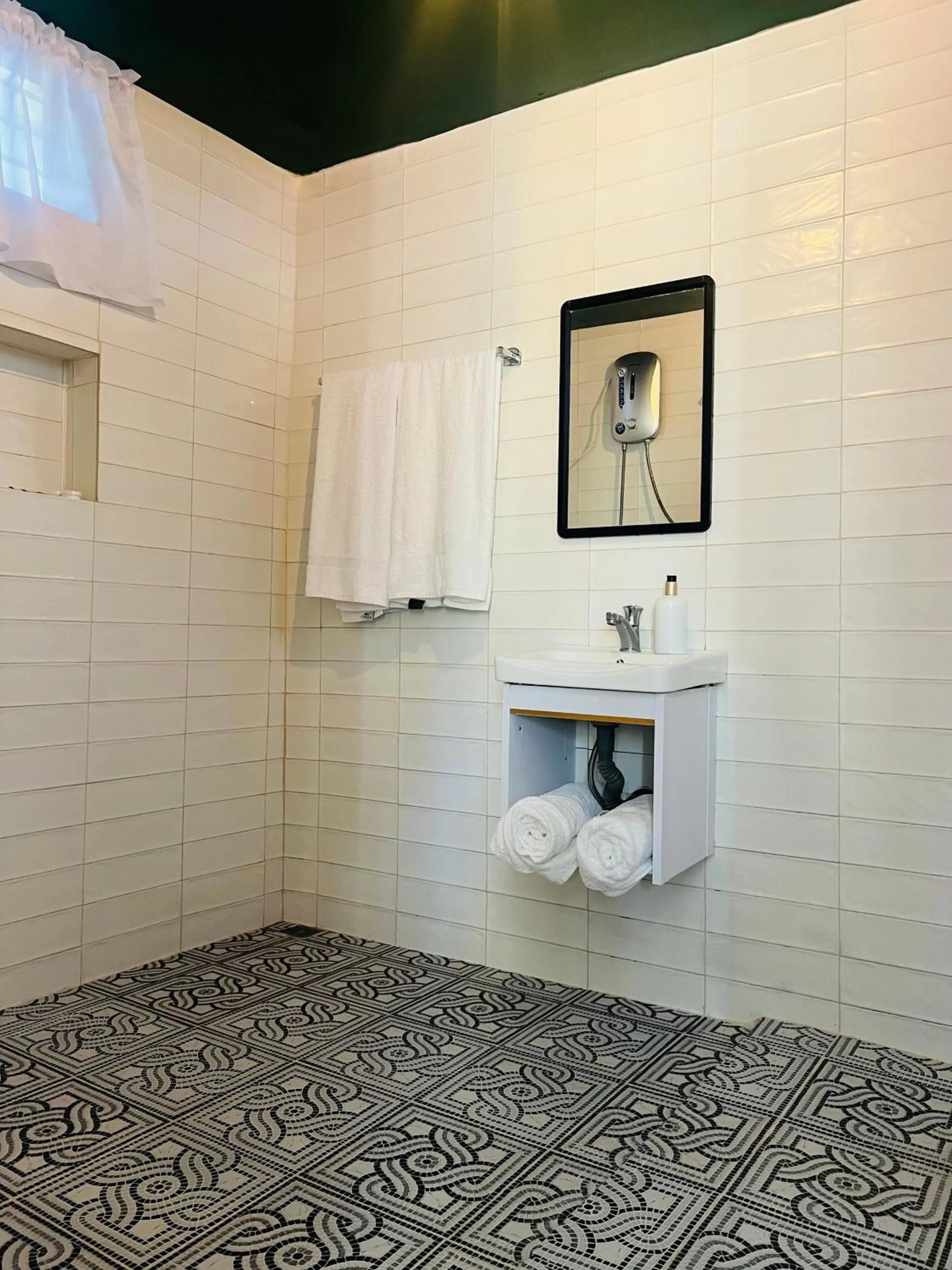 Bathroom in Bintana sa Paraiso Binunsaran