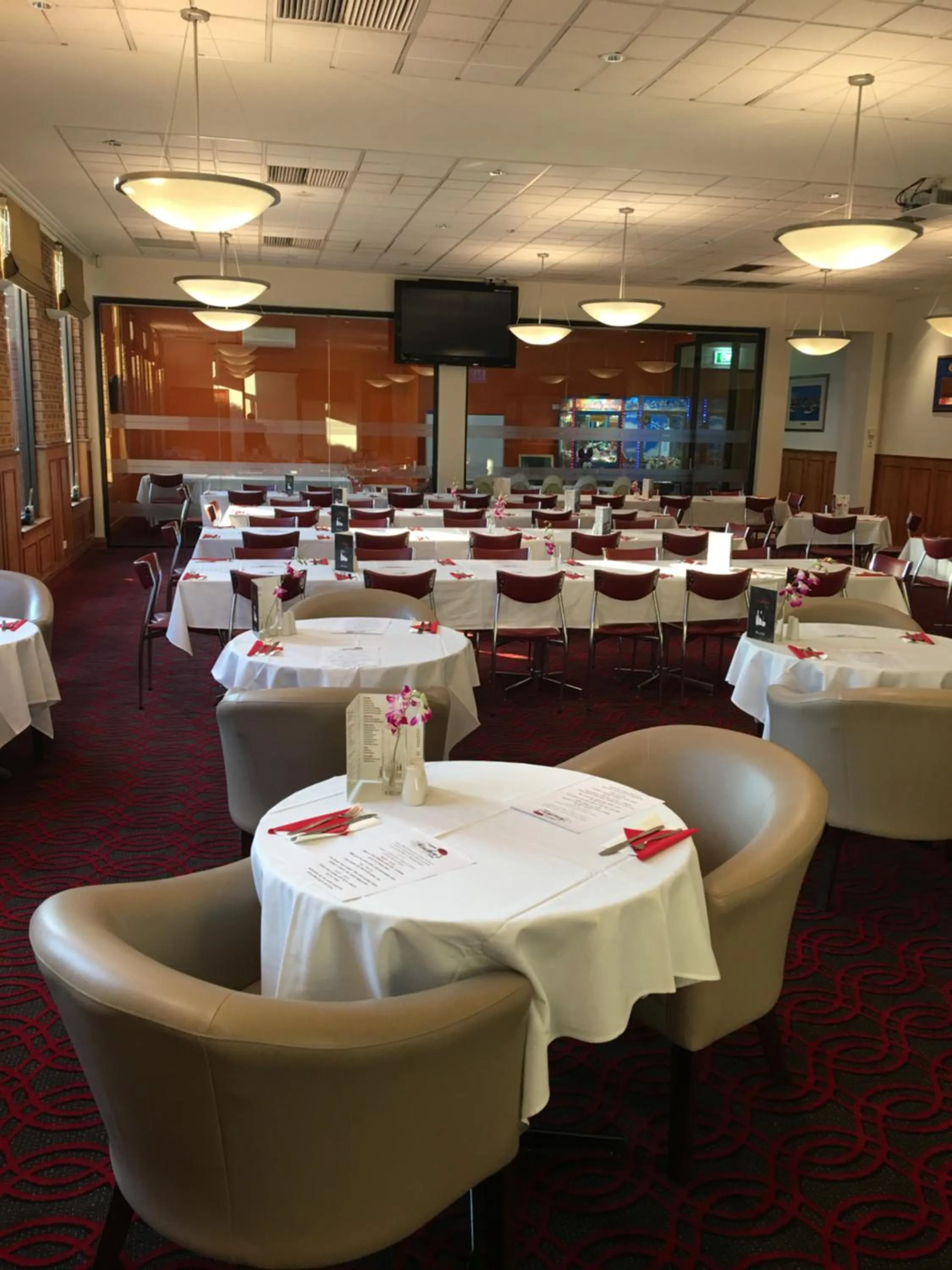 Restaurant/places to eat in Club Laverton
