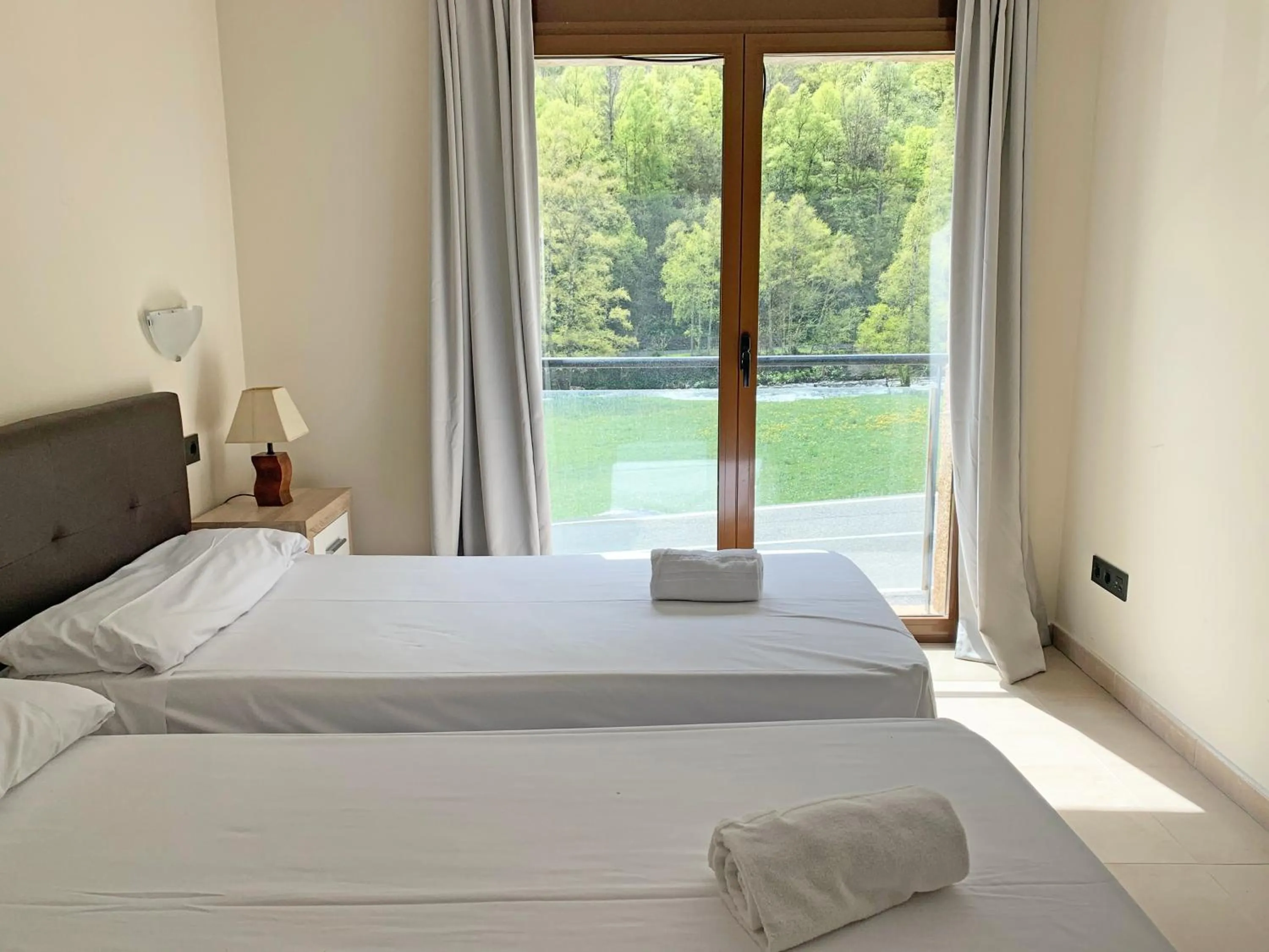 Bedroom, Bed in Apartamentos Llorts Ordino 3000