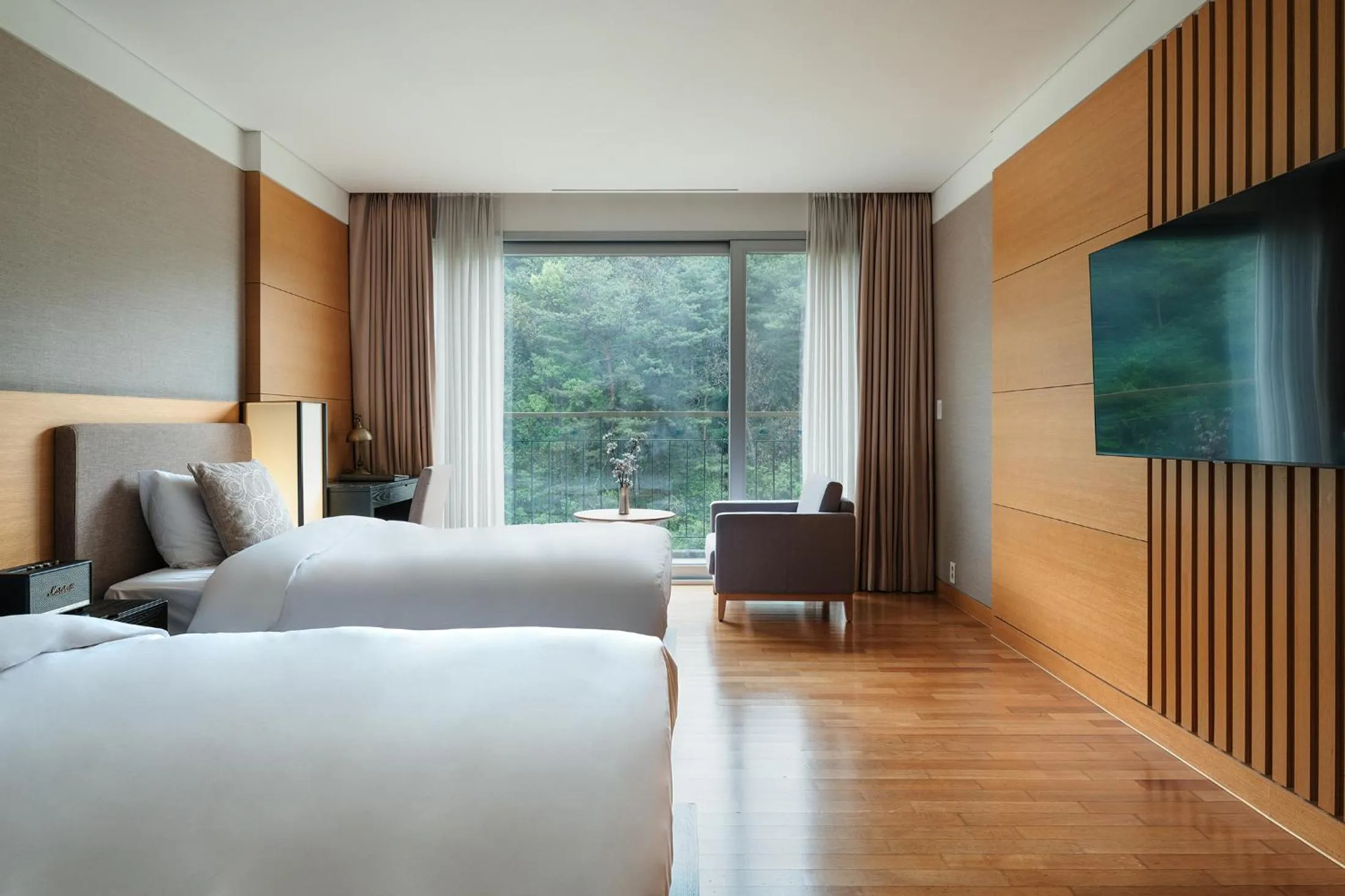 Property building, Bed in The Suites Hotel Namwon