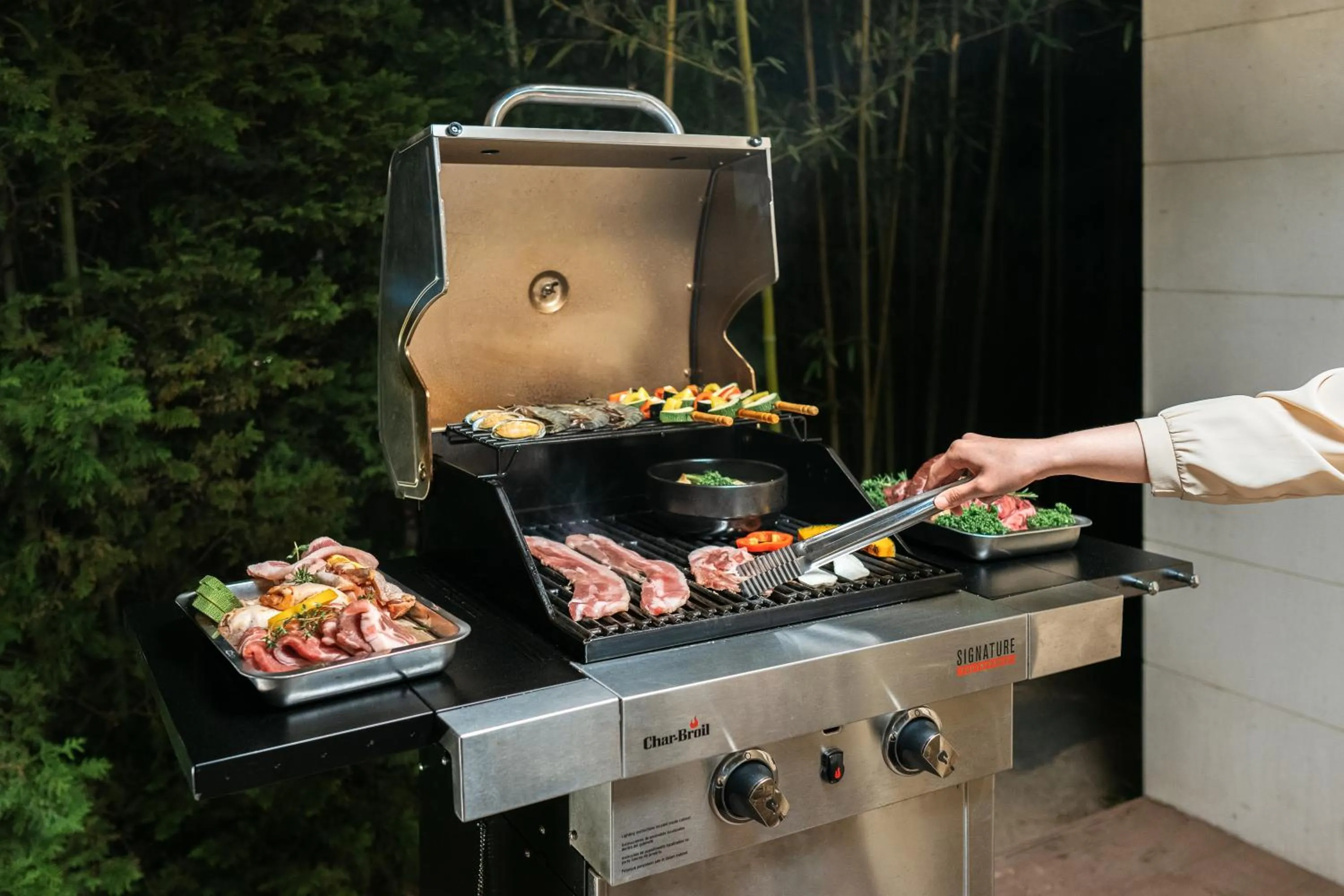 BBQ facilities in The Suites Hotel Namwon