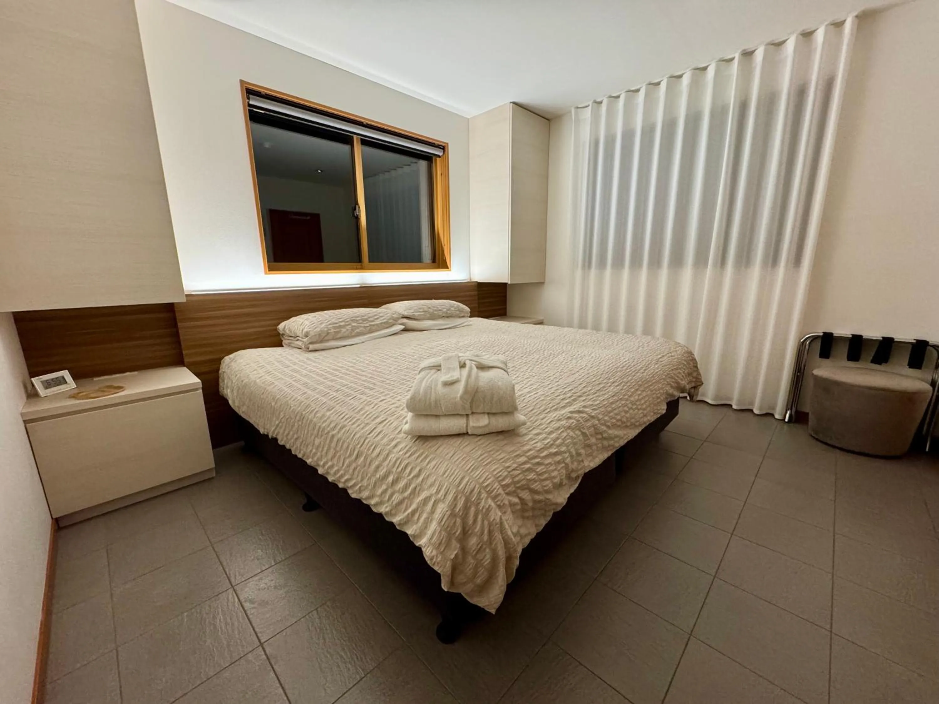 Bedroom, Bed in Bears Den Mountain Lodge