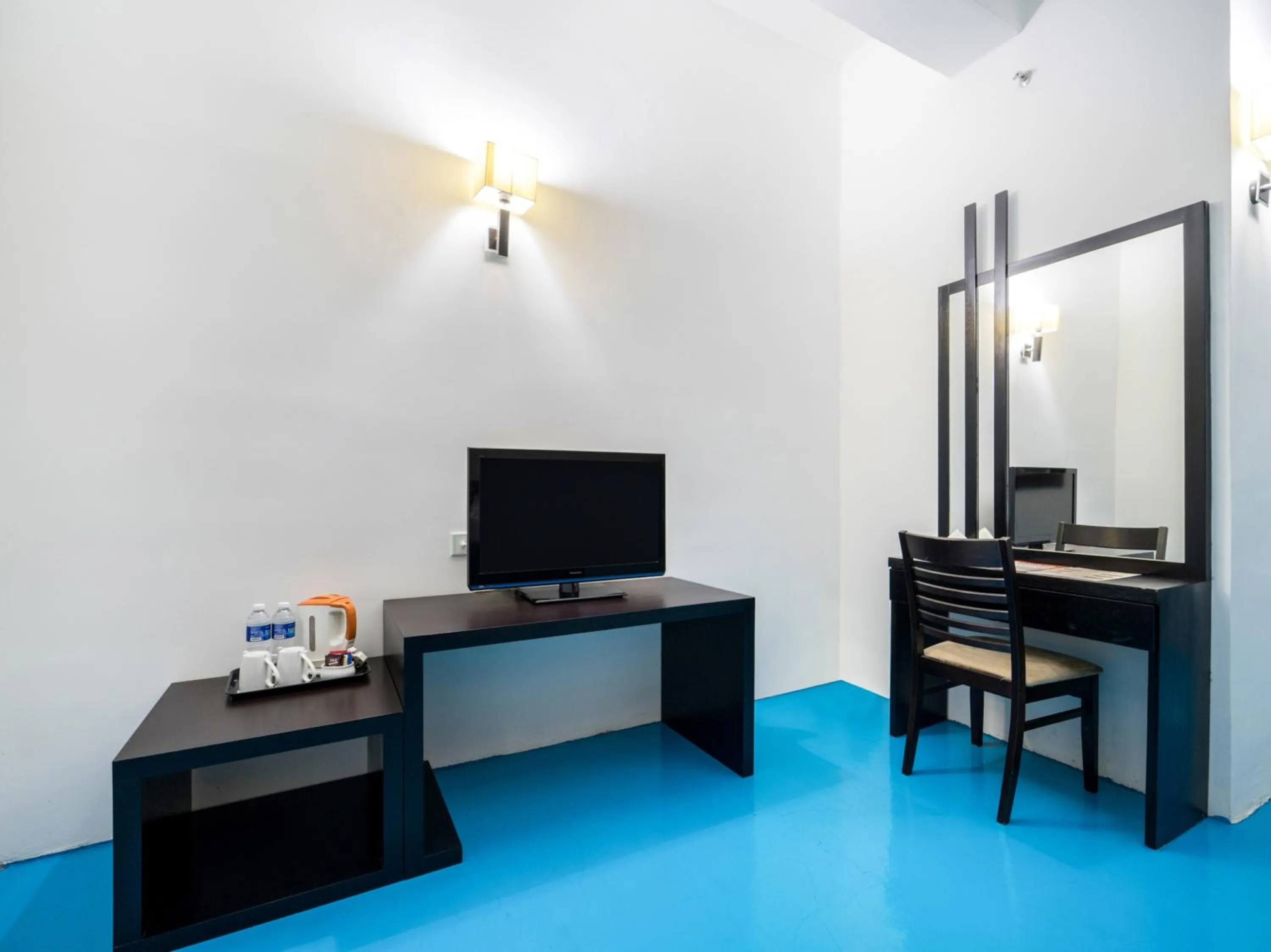 TV and multimedia in Kuala Melaka Inn