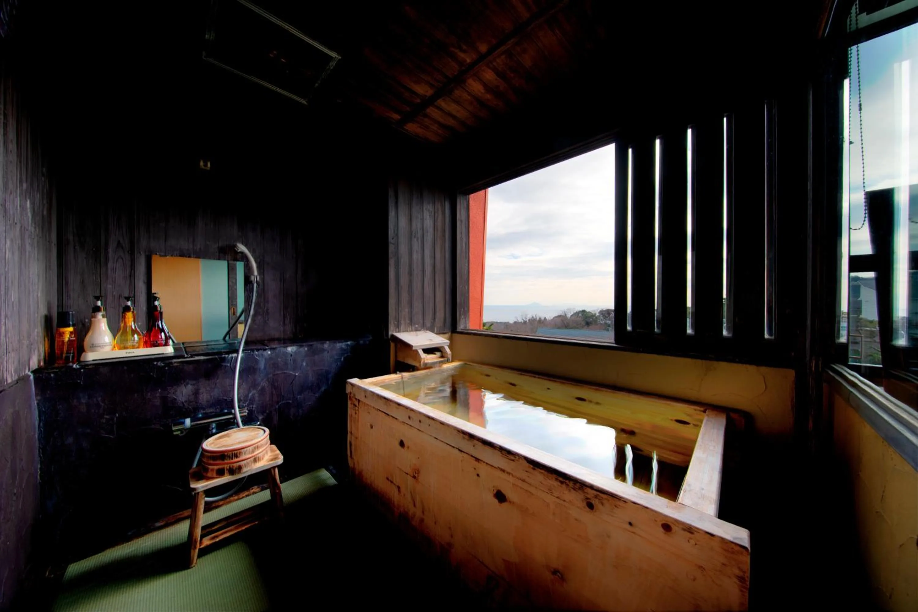 Hot Spring Bath in 伊豆高原の隠れ宿Syuhari守破離