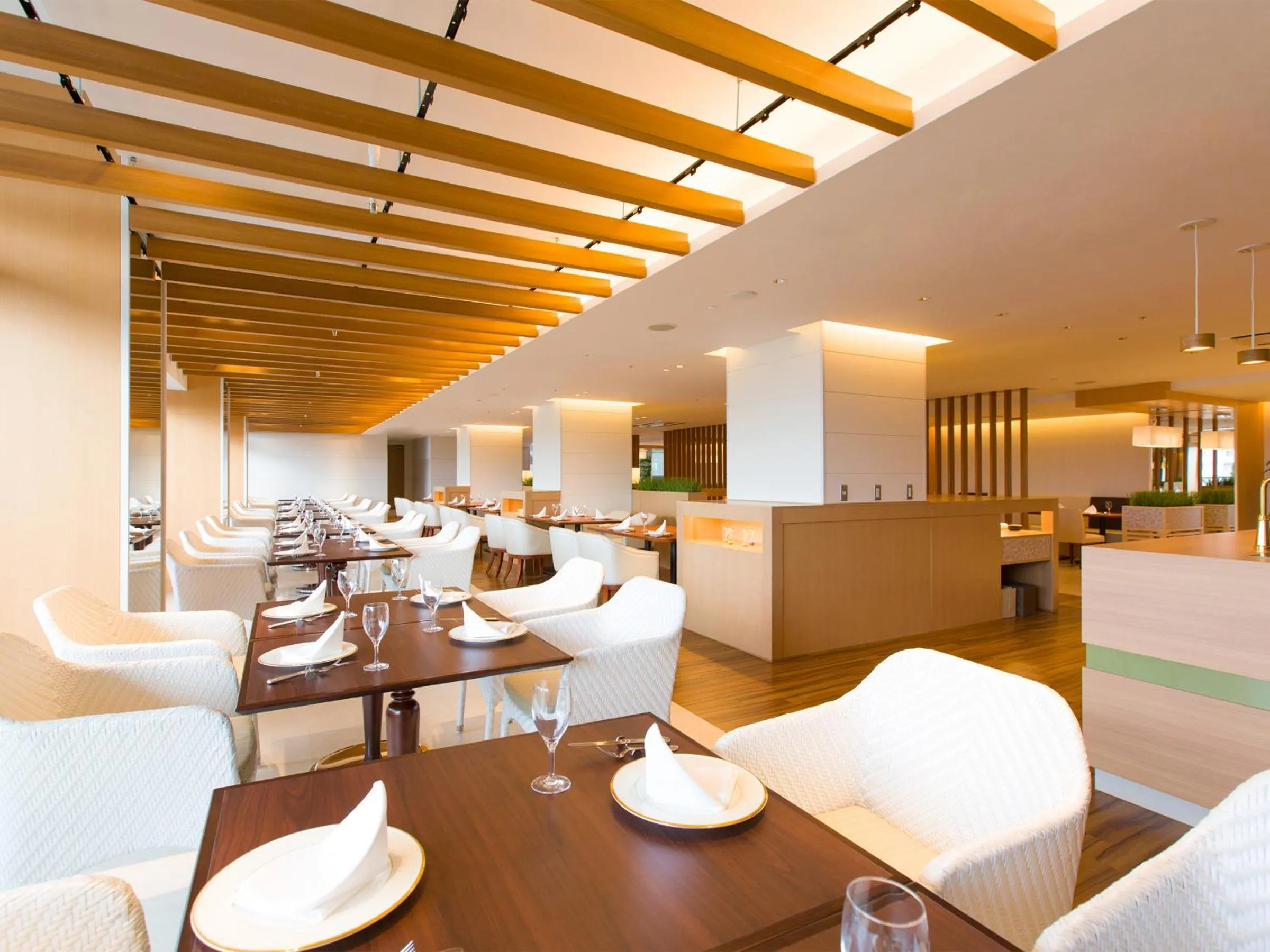 Restaurant/places to eat in Tendo Hotel