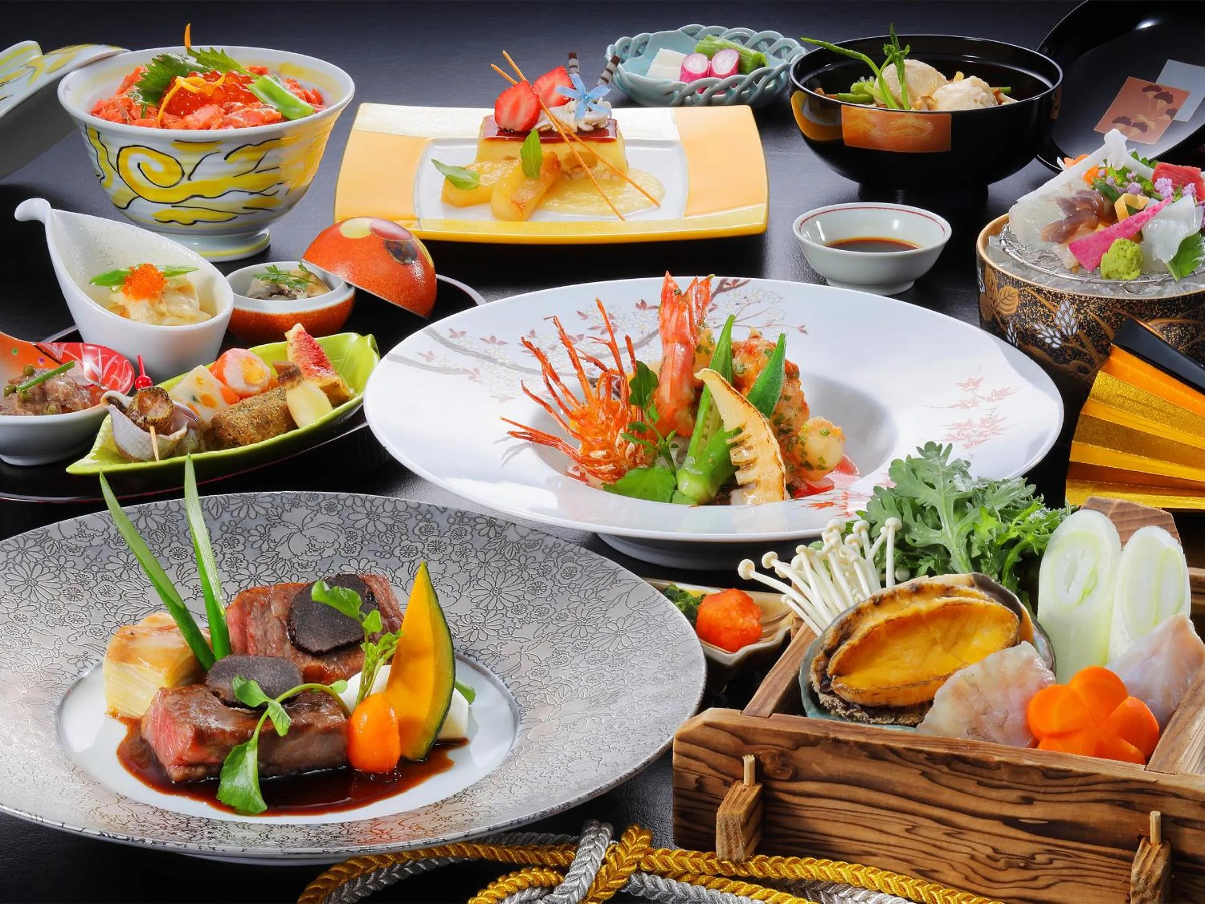 Food and drinks in Tendo Hotel