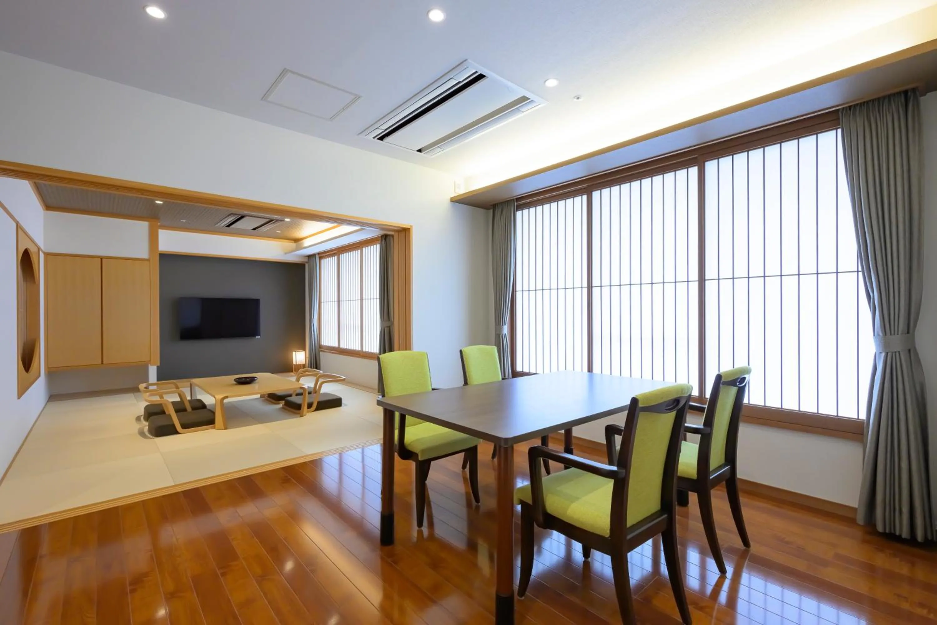 Photo of the whole room in Tendo Hotel