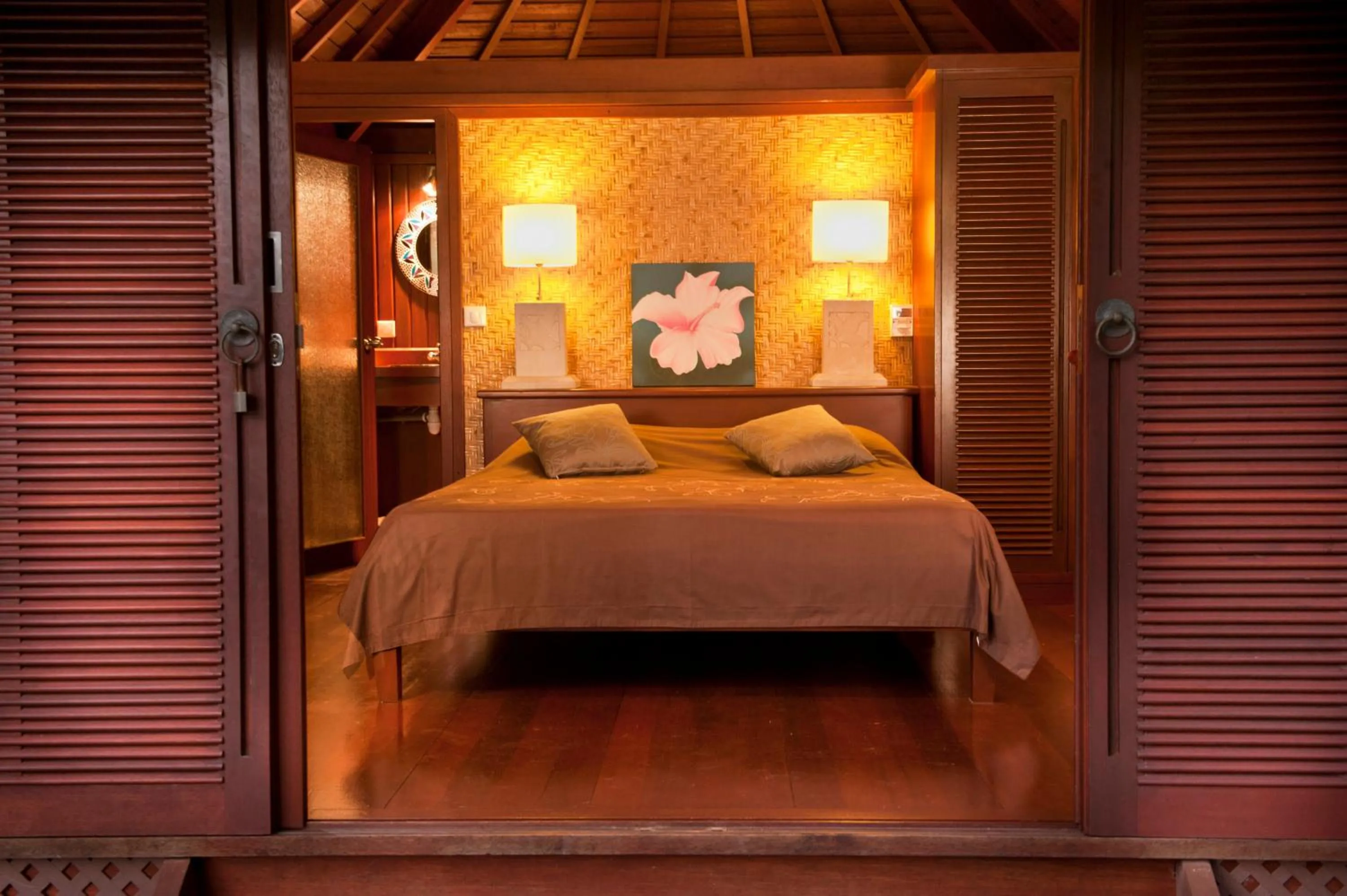 Bedroom, Bed in Robinson's Cove Villas