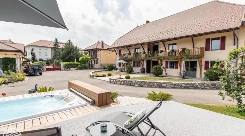 Property building in Le Paon Bleu Annecy Poisy