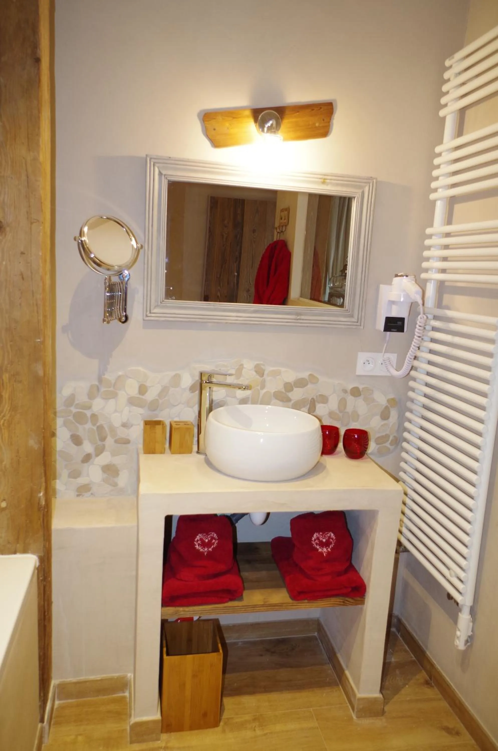 Bathroom in Le Paon Bleu Annecy Poisy