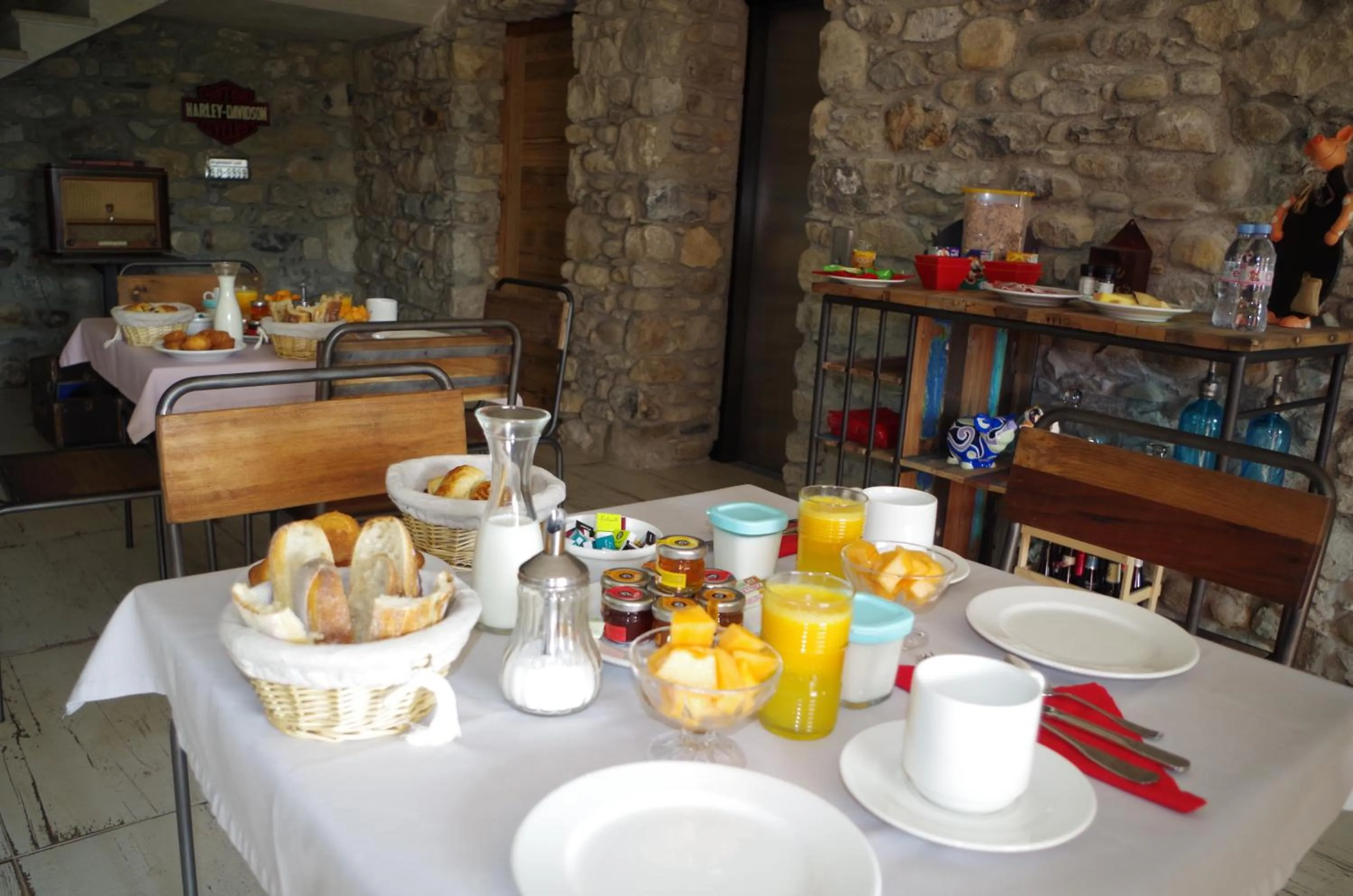 Food and drinks in Le Paon Bleu Annecy Poisy