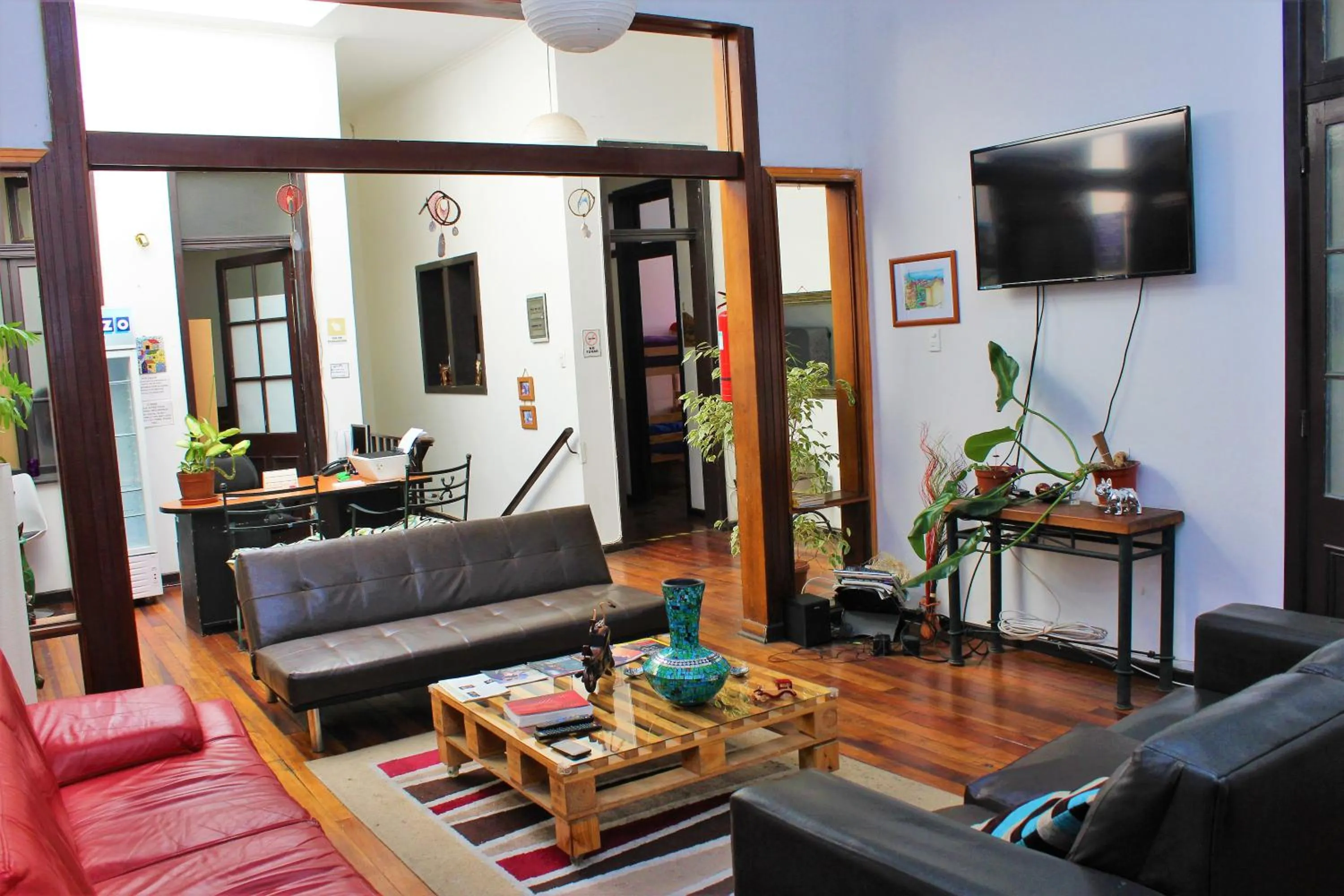 Communal lounge/ TV room in Volta Inn Hostel